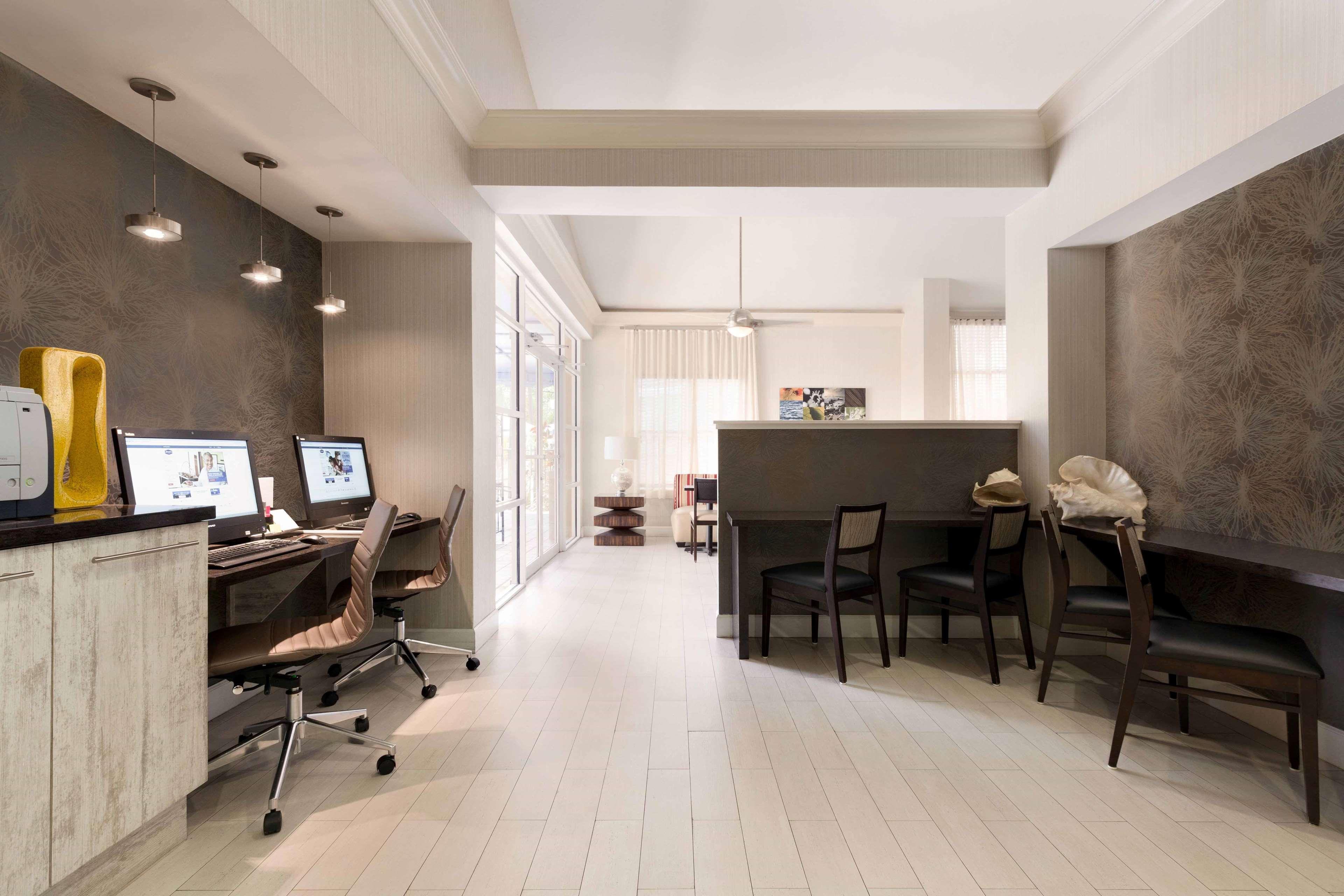 Hotel Hampton & Lauderdale Airport 3*