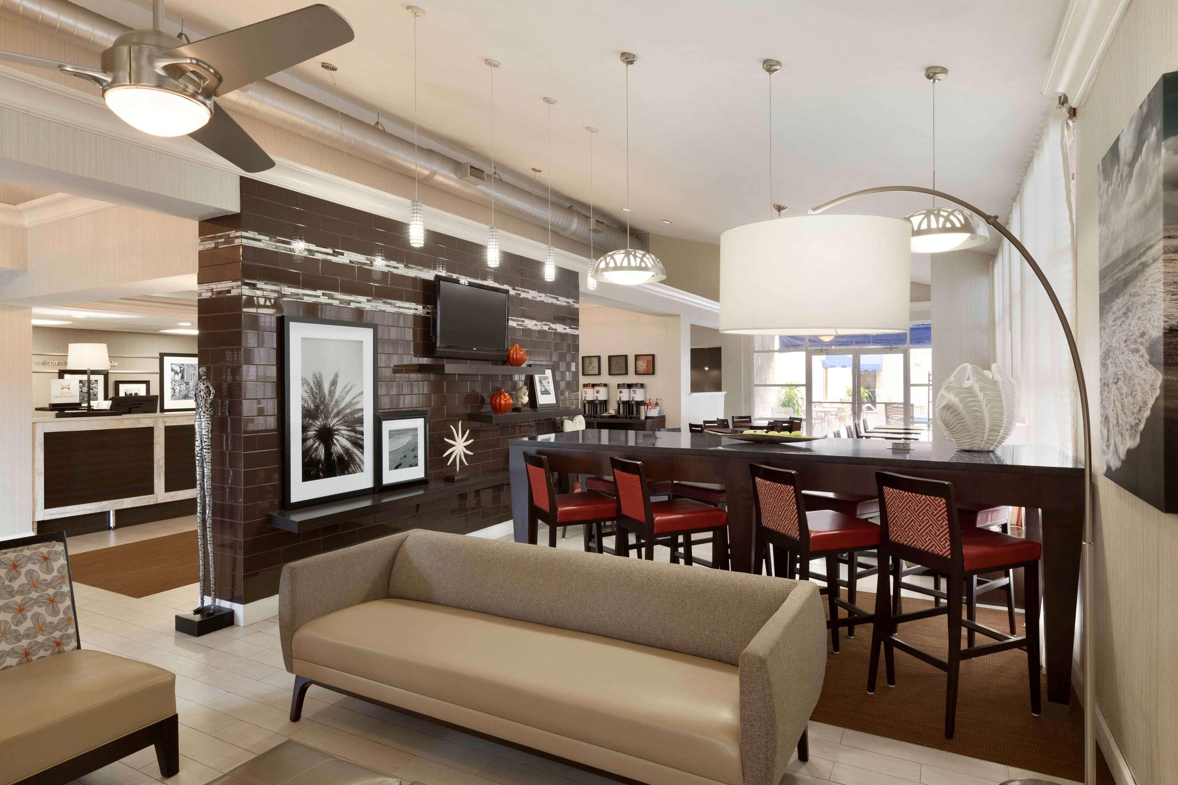 Hotel Hampton & Lauderdale Airport 3*