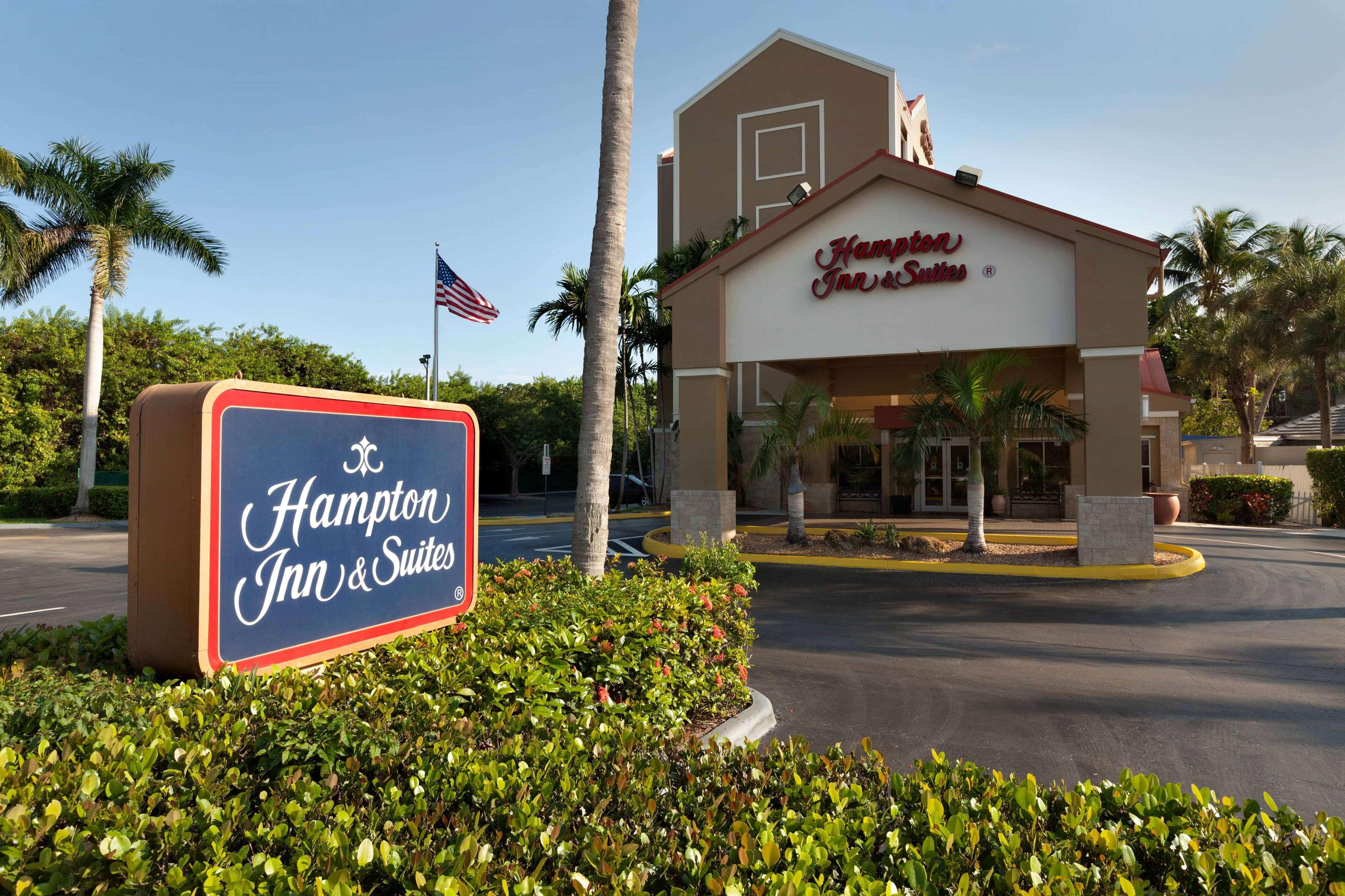 Hampton & Lauderdale Airport Hotel