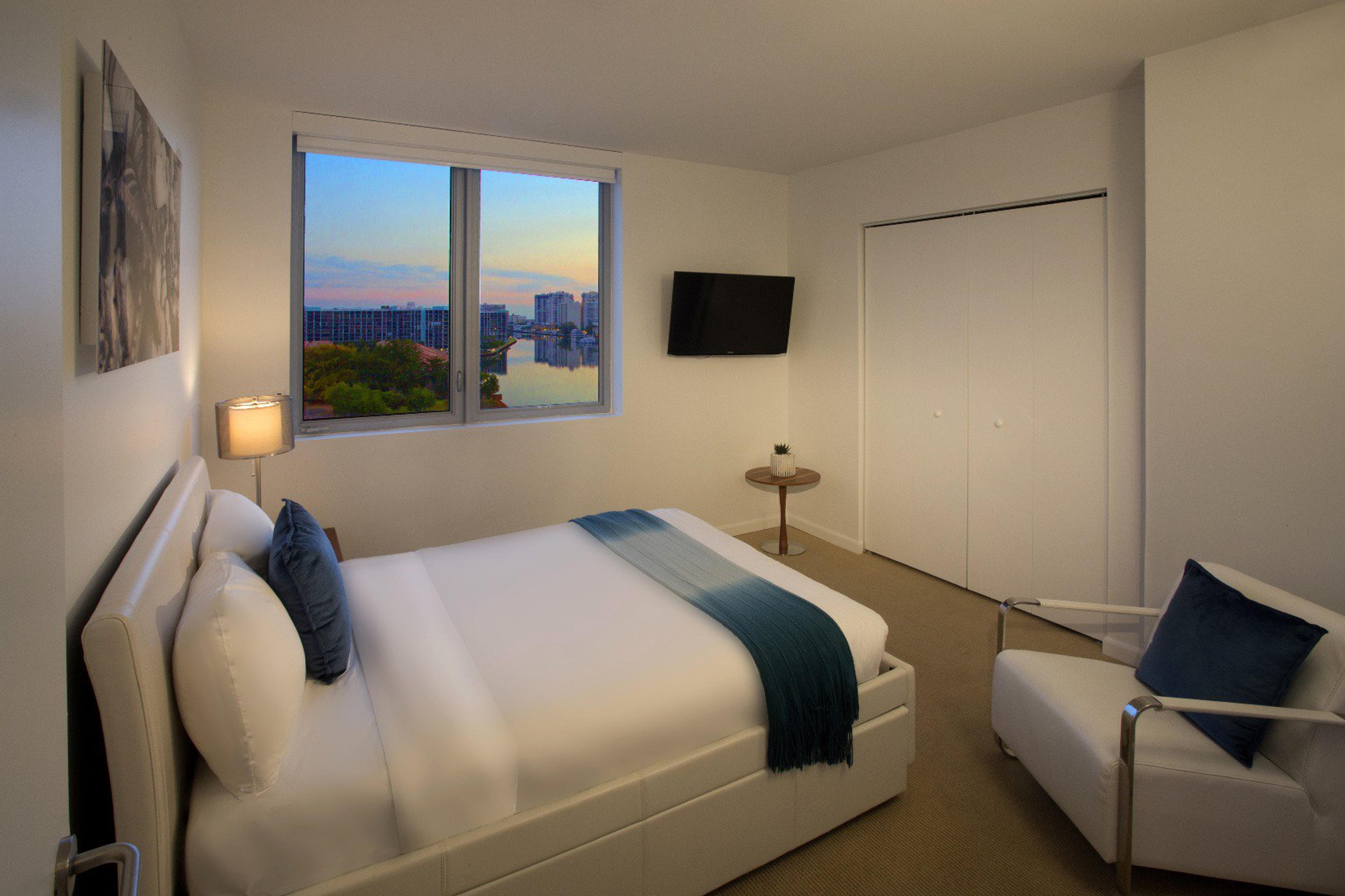 Aparthotel Beachwalk Elite And Hallandale Beach