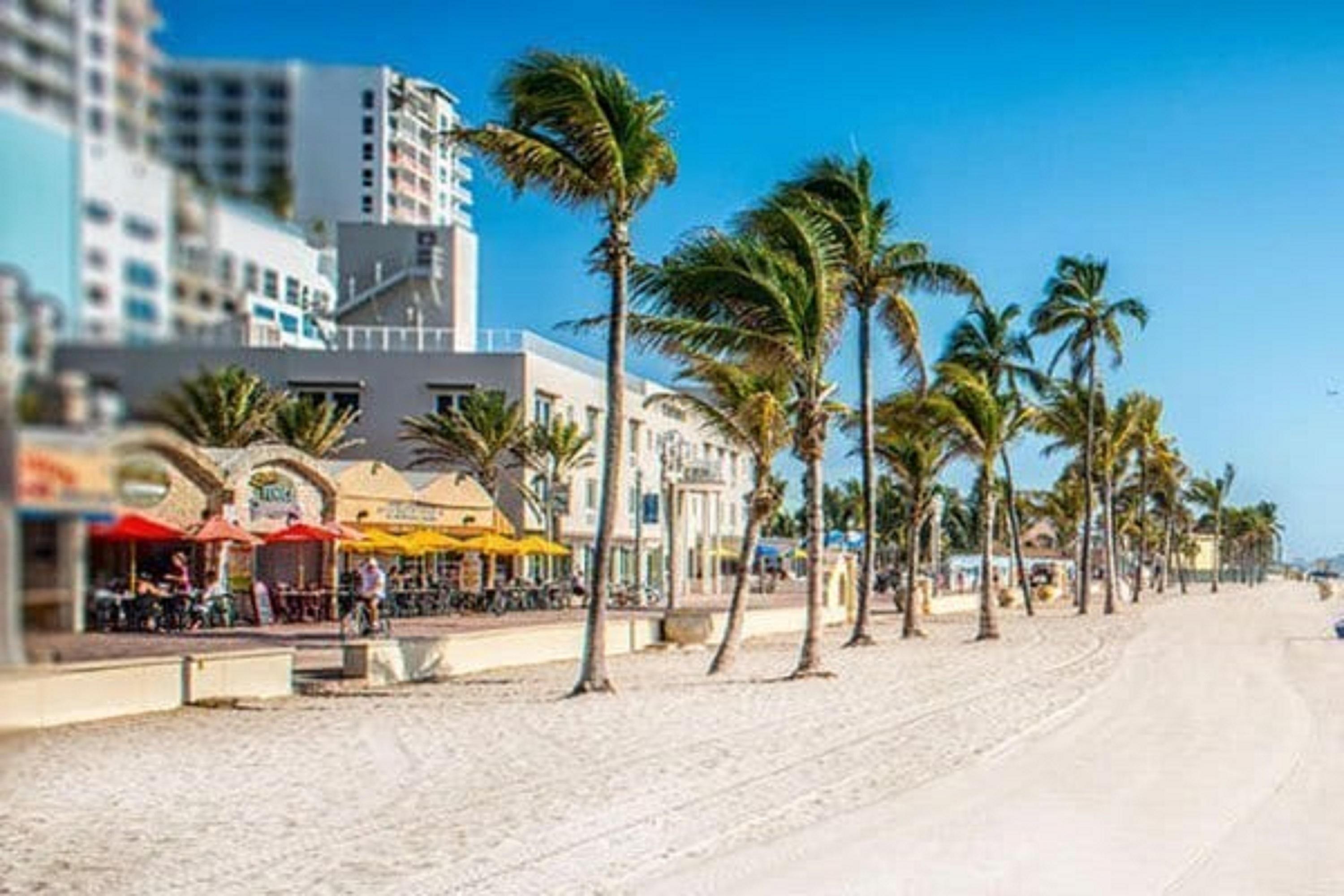 Aparthotel Beachwalk Elite And 4*