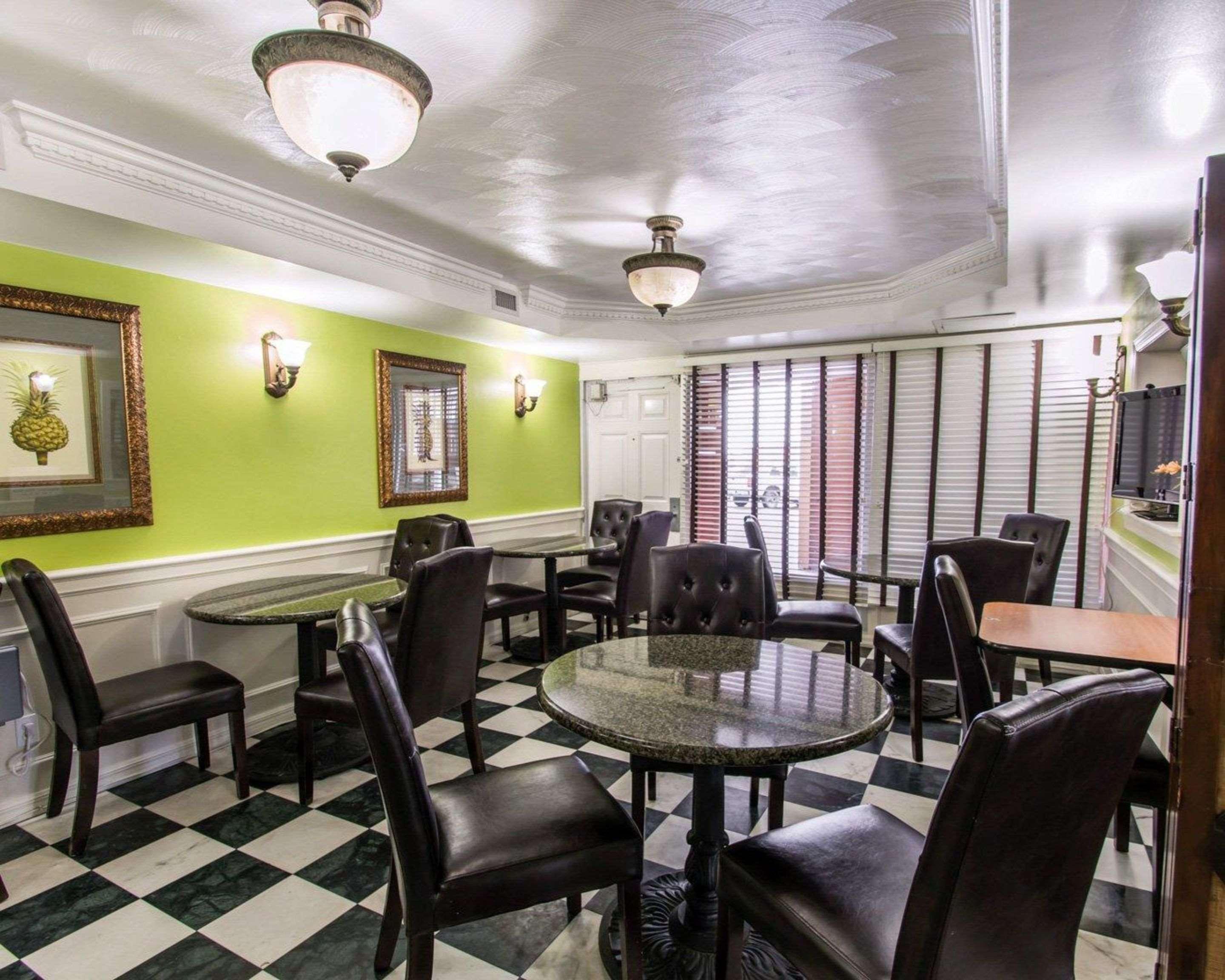 Quality Ormond Oceanfront Inn 3*