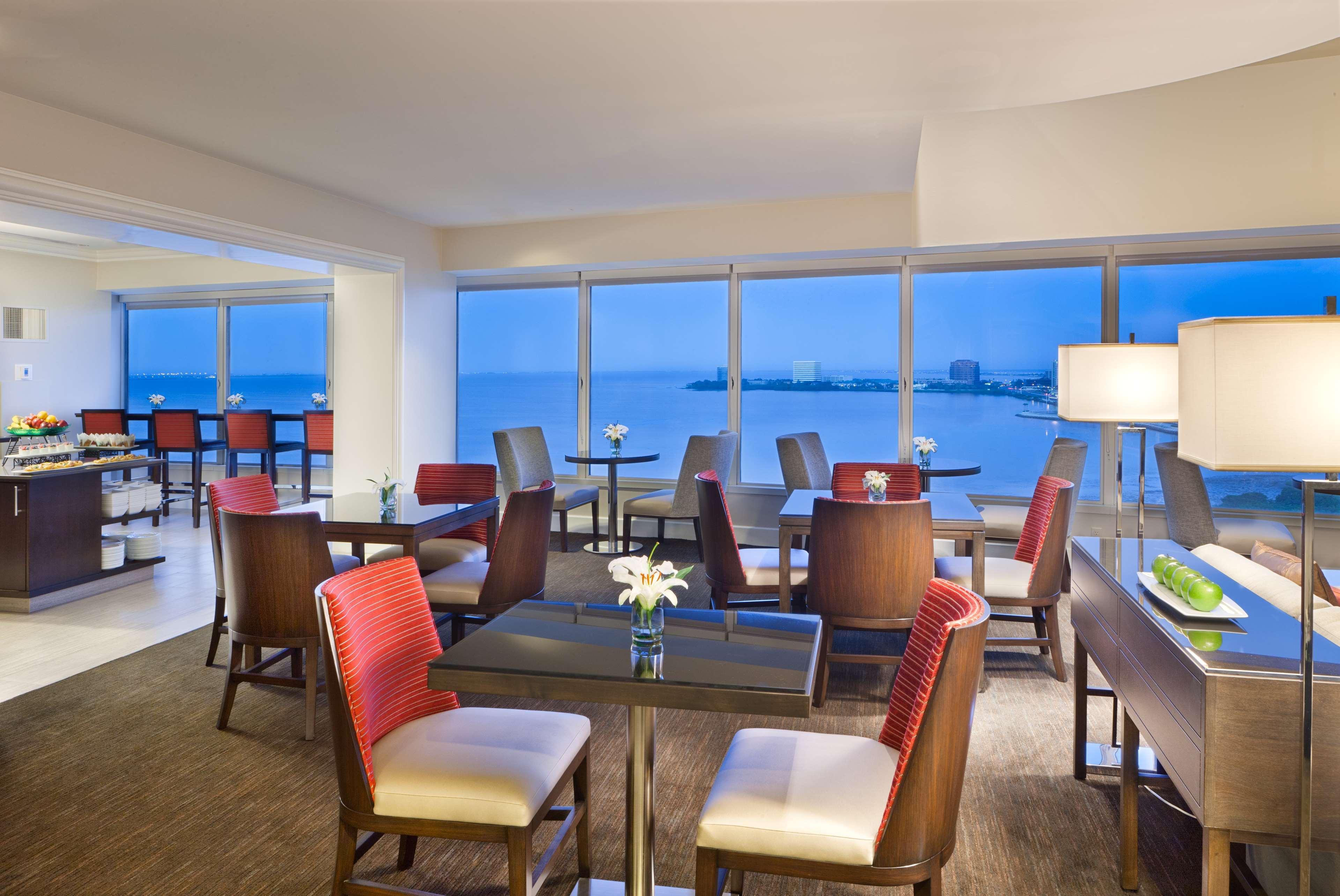 Grand Hyatt Bay Hotel