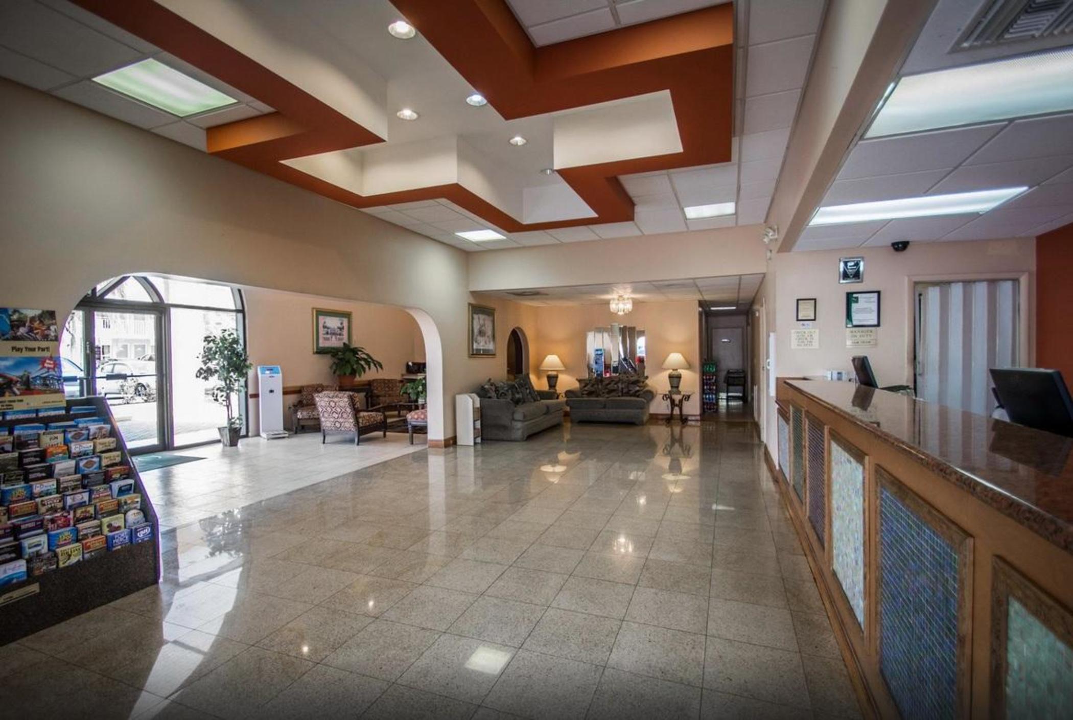 Quality & Eastgate Hotel 2*