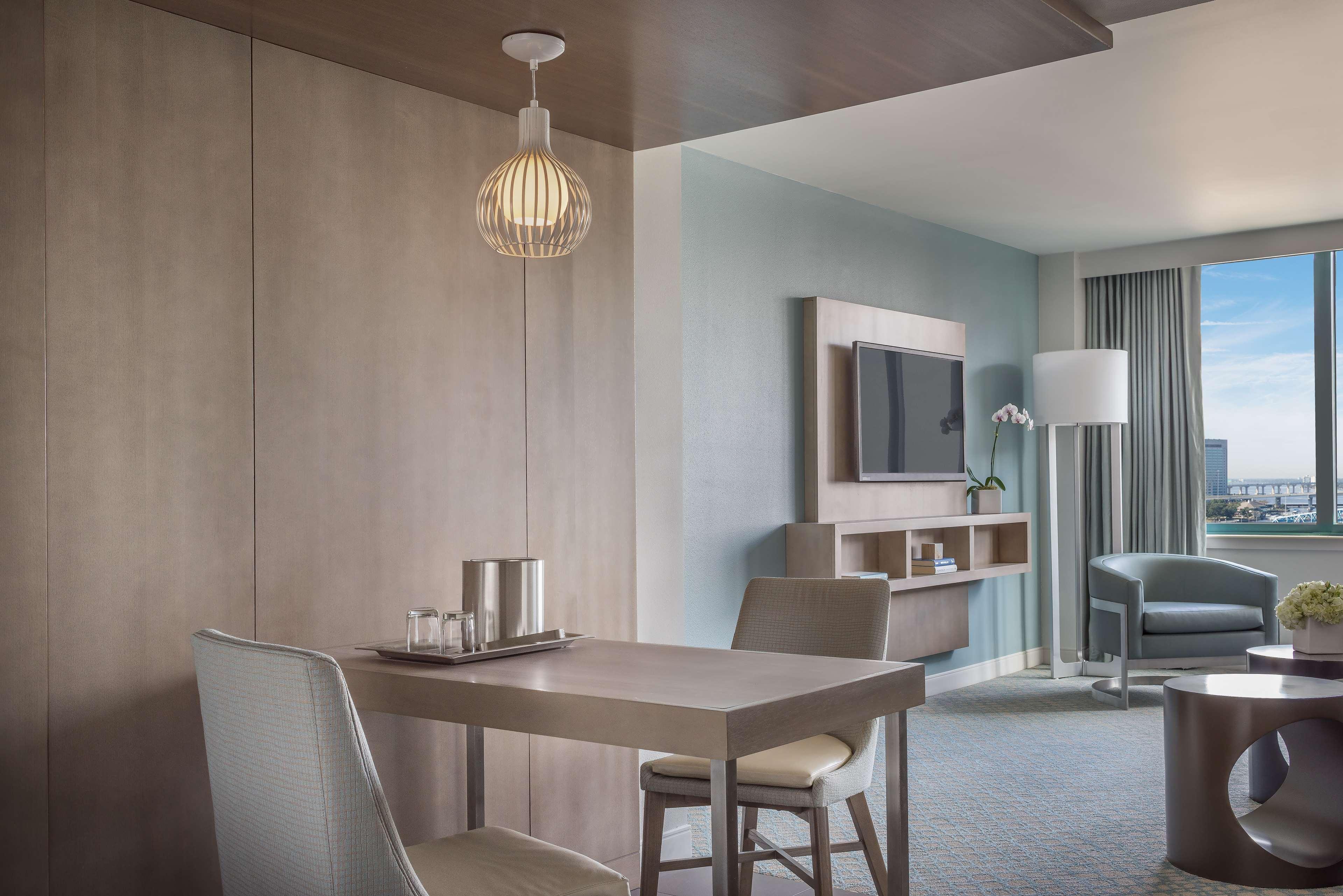 Hotel Hyatt Regency Riverfront 3*