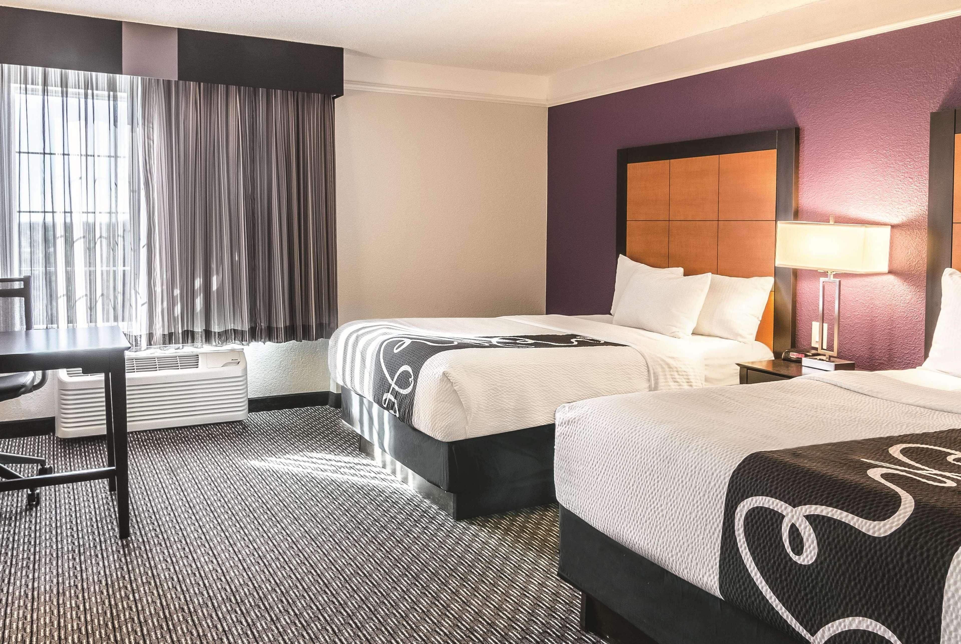 La Quinta By Wyndham Airport North Hotel