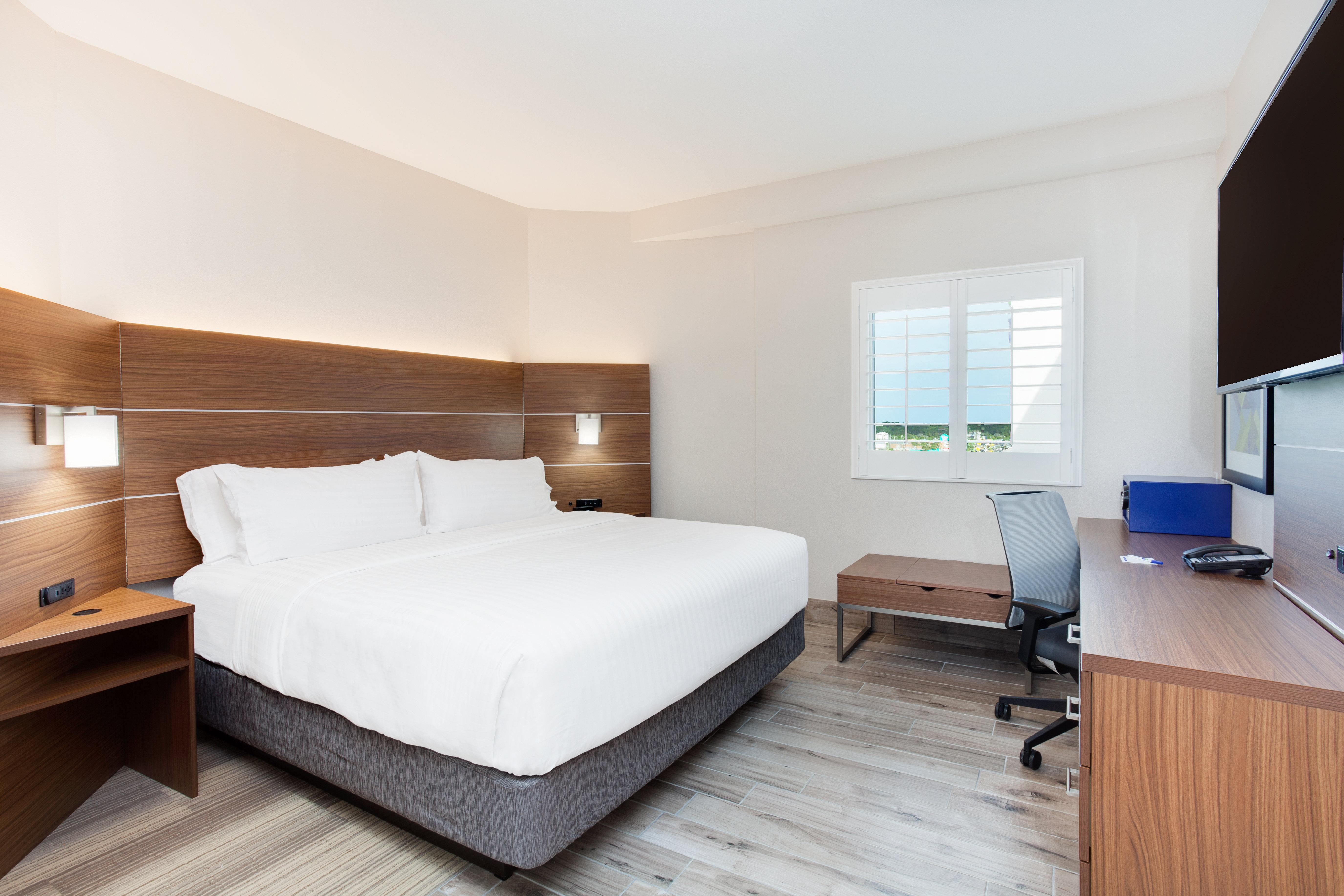 Resort Holiday Inn Express & Suites Panama City Beach Beachfront By Ihg Panama City Beach