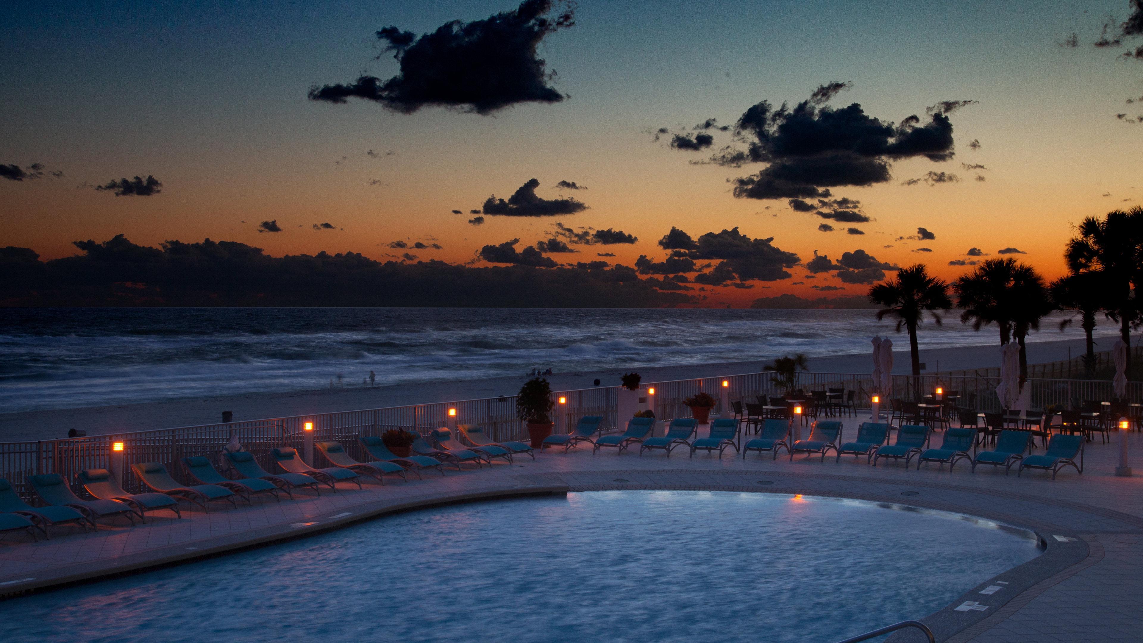 Holiday Inn Express & Suites Panama City Beach Beachfront By Ihg 3* Panama City Beach