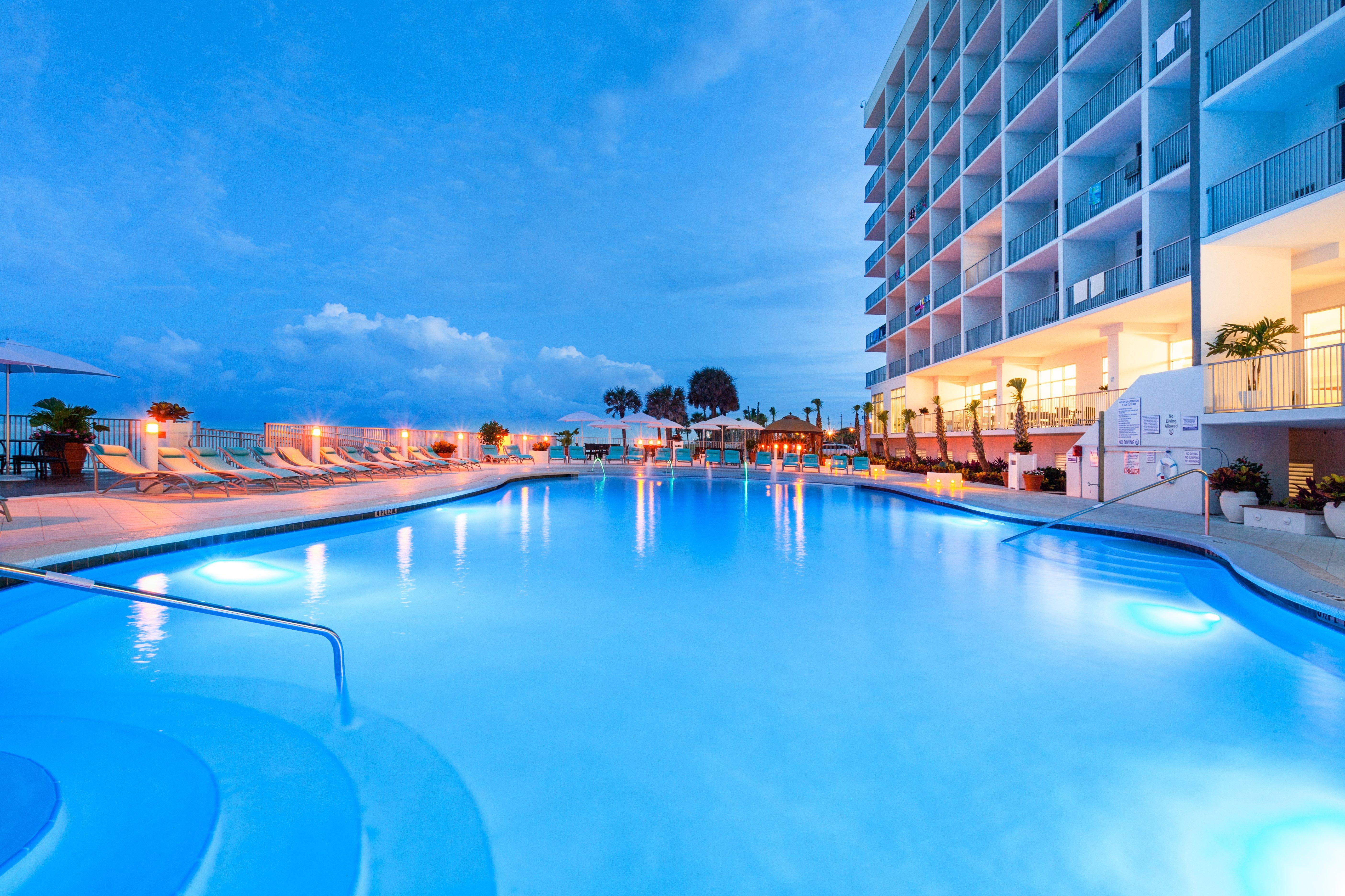 Resort Holiday Inn Express & Suites Panama City Beach Beachfront By Ihg 3*