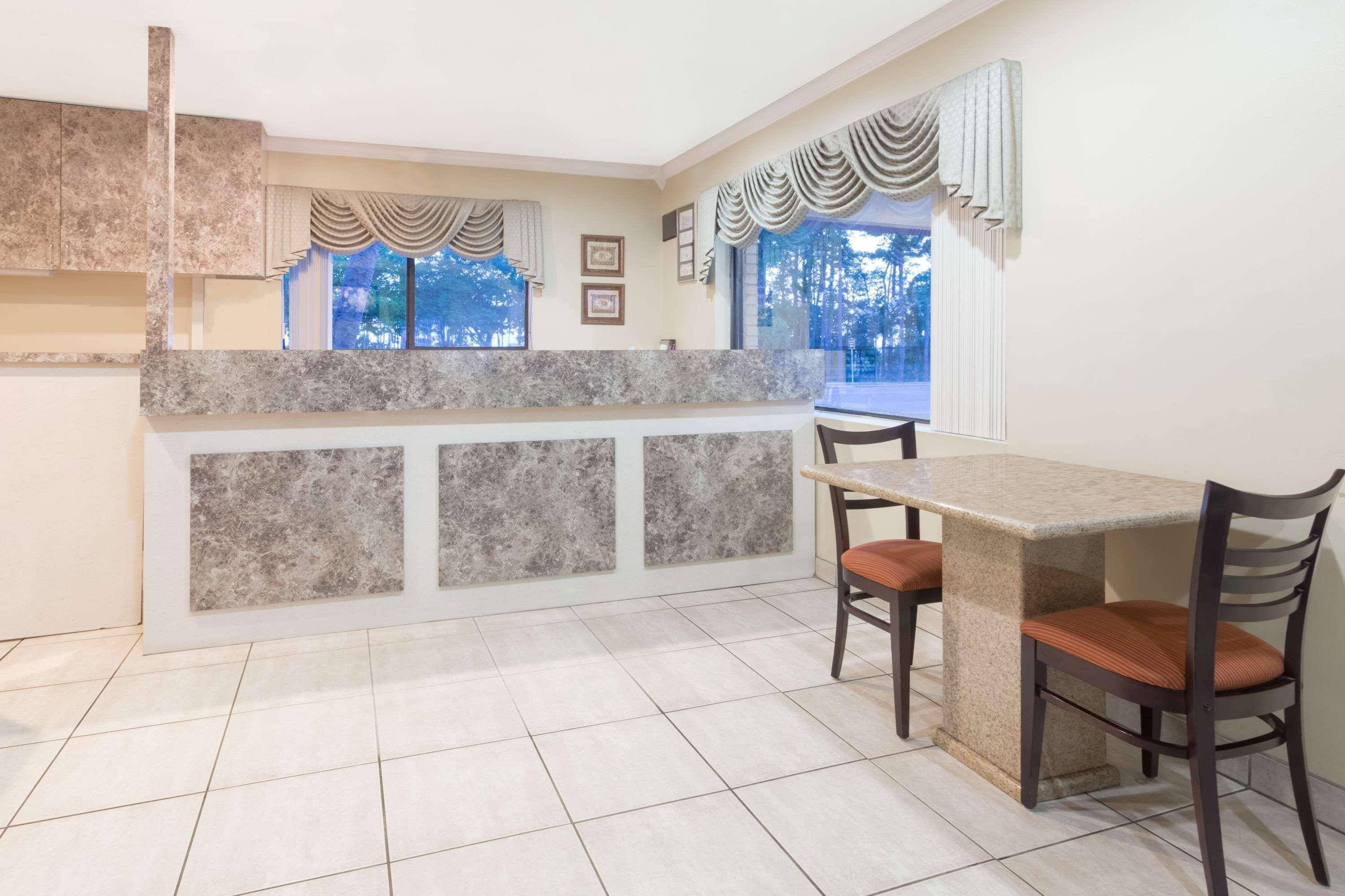Super 8 By Wyndham Ft Walton Motel 2*