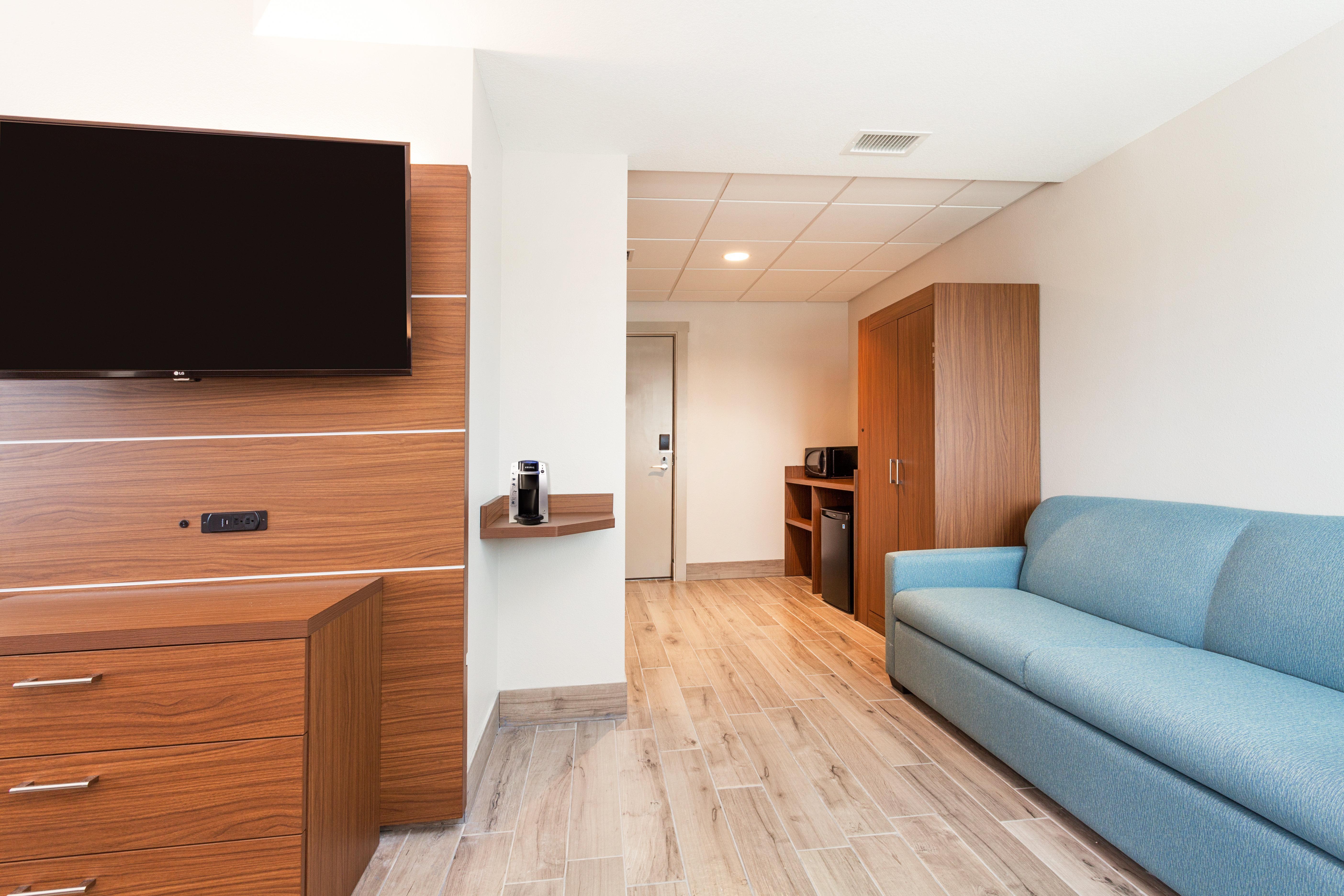 Holiday Inn Express & Suites Panama City Beach Beachfront By Ihg Resort