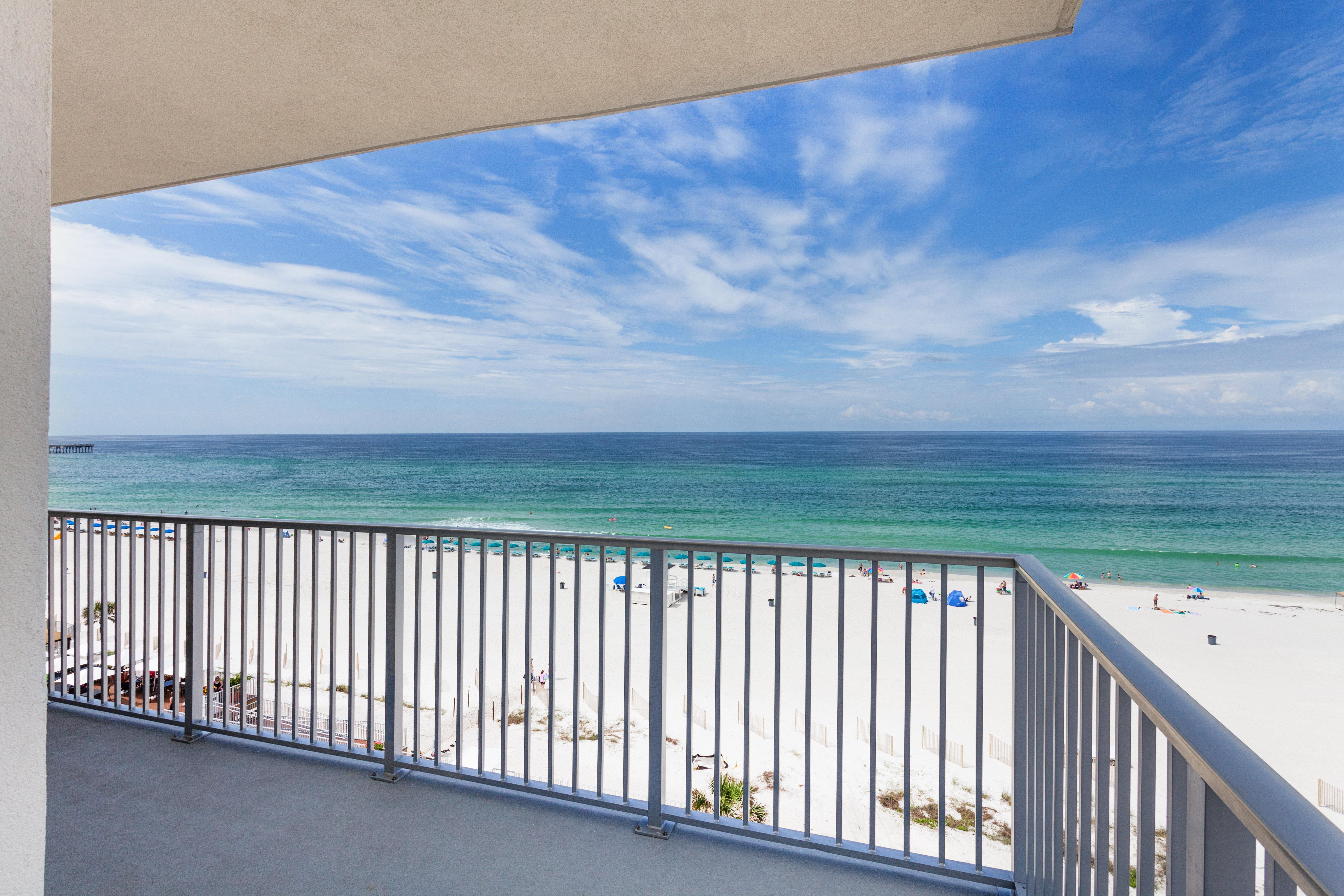 Holiday Inn Express & Suites Panama City Beach Beachfront By Ihg 3*