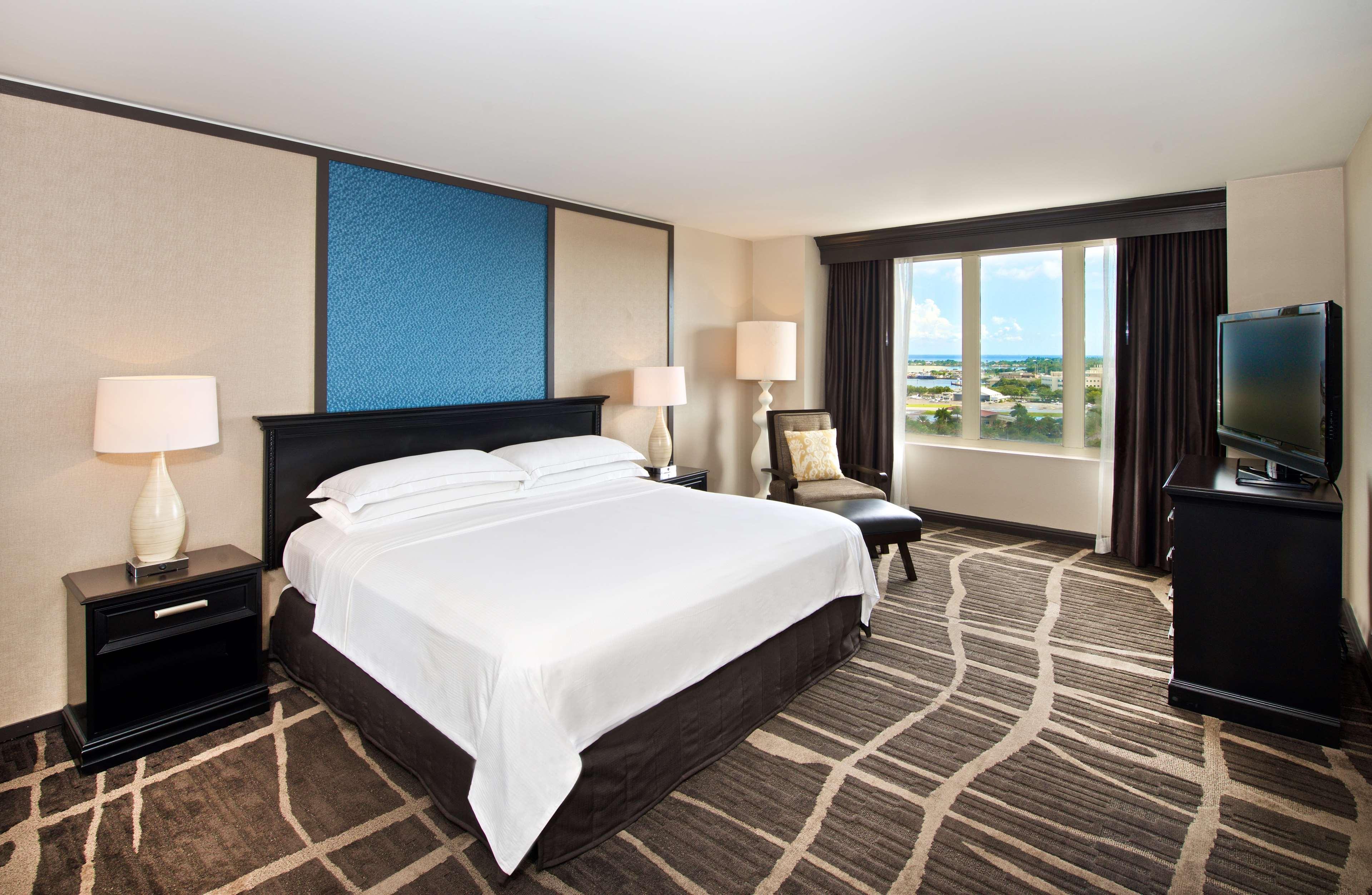 Hilton Bayfront Hotel 4*