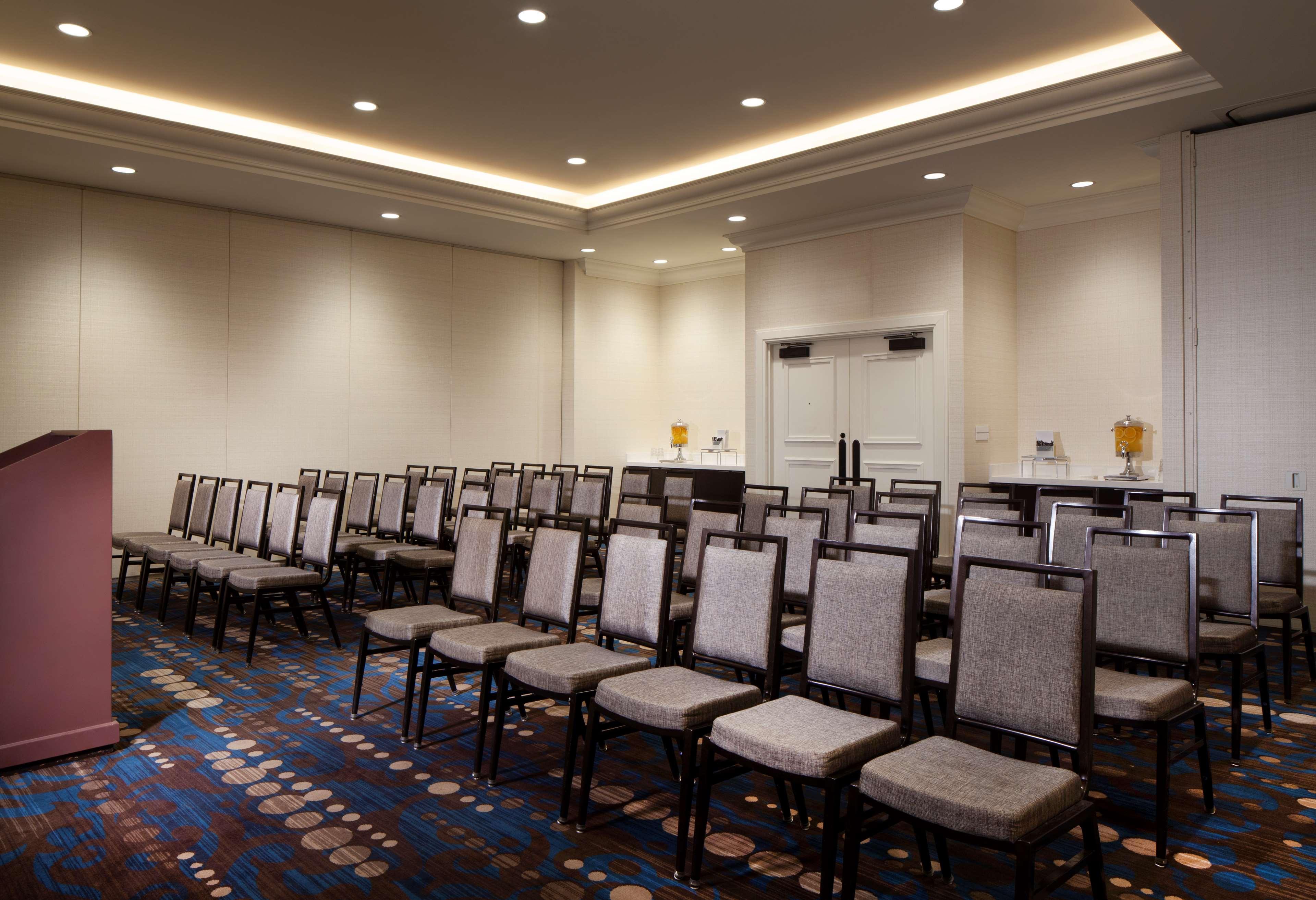 Hilton Bayfront Hotel 4*