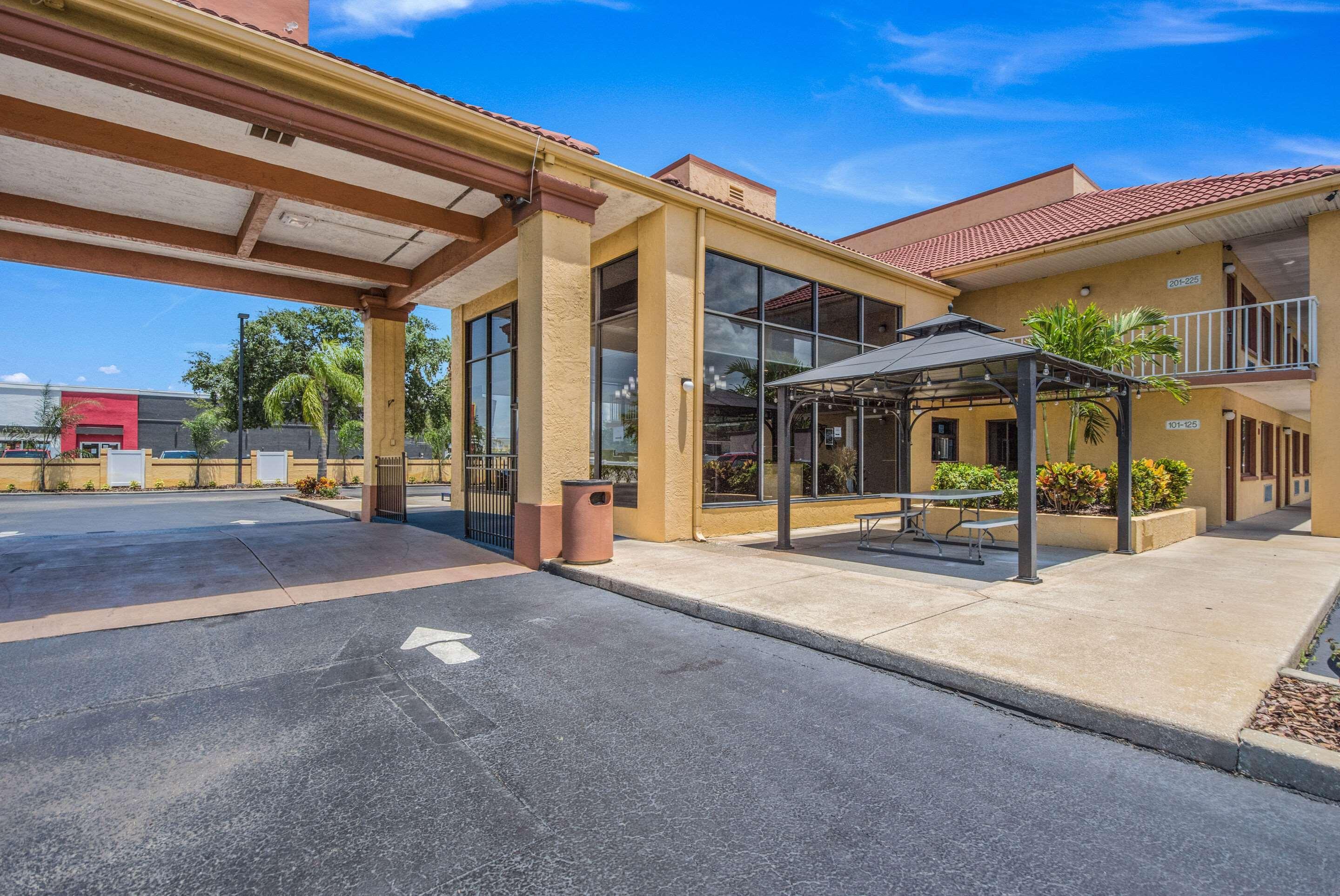 Inn Rodeway North 2*