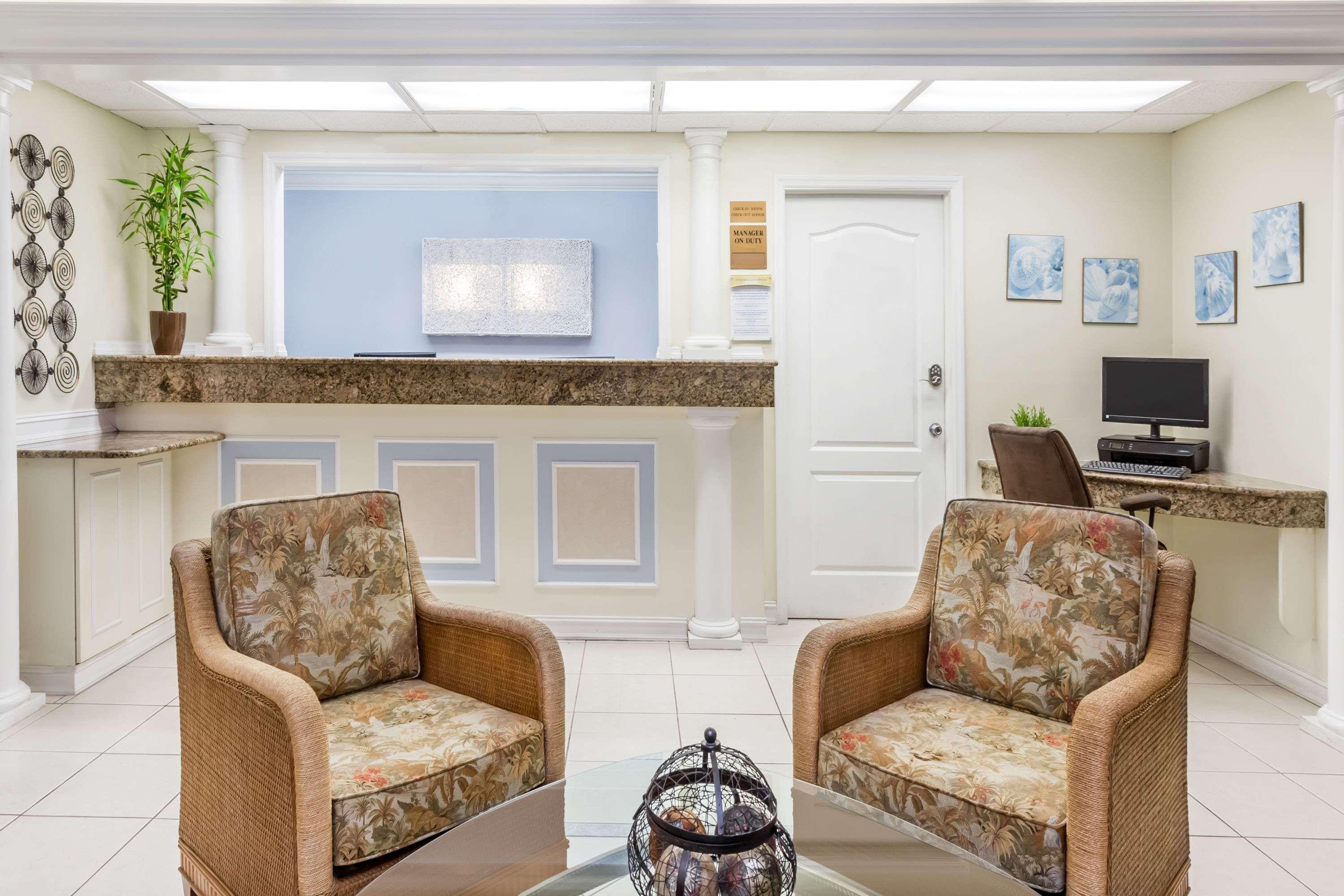 Days By Wyndham Myers Springs Hotel 2*