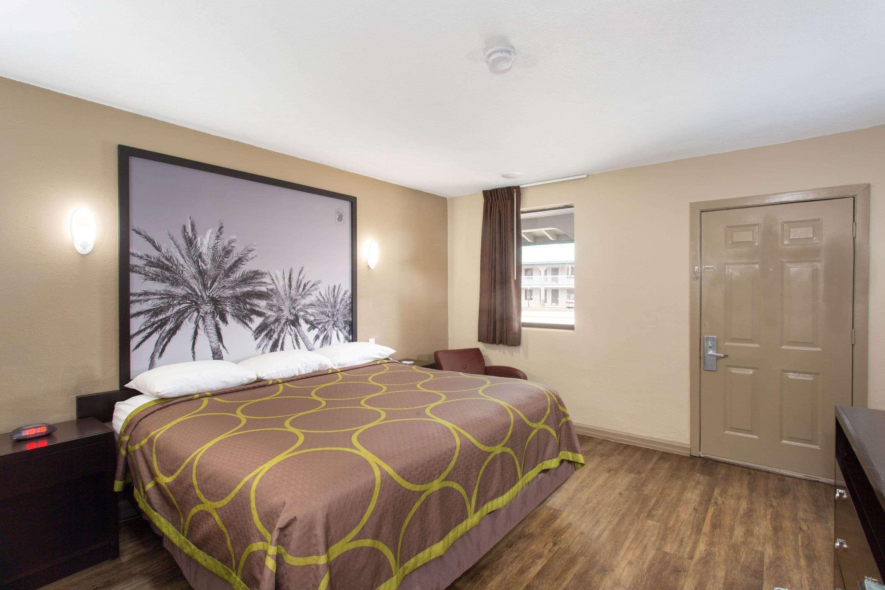 Super 8 By Wyndham Nas Area 2*
