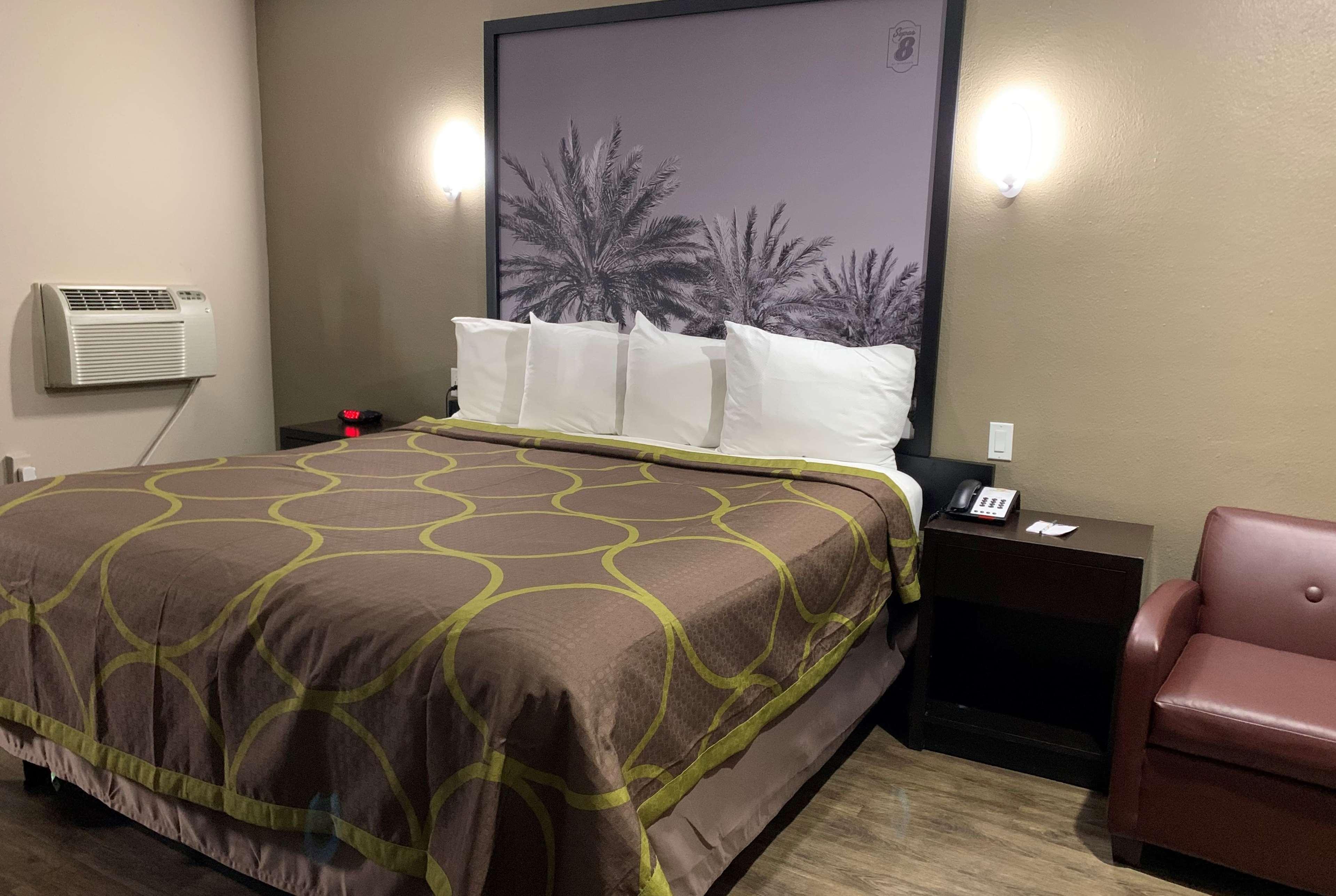 Motel Super 8 By Wyndham Nas Area 2*