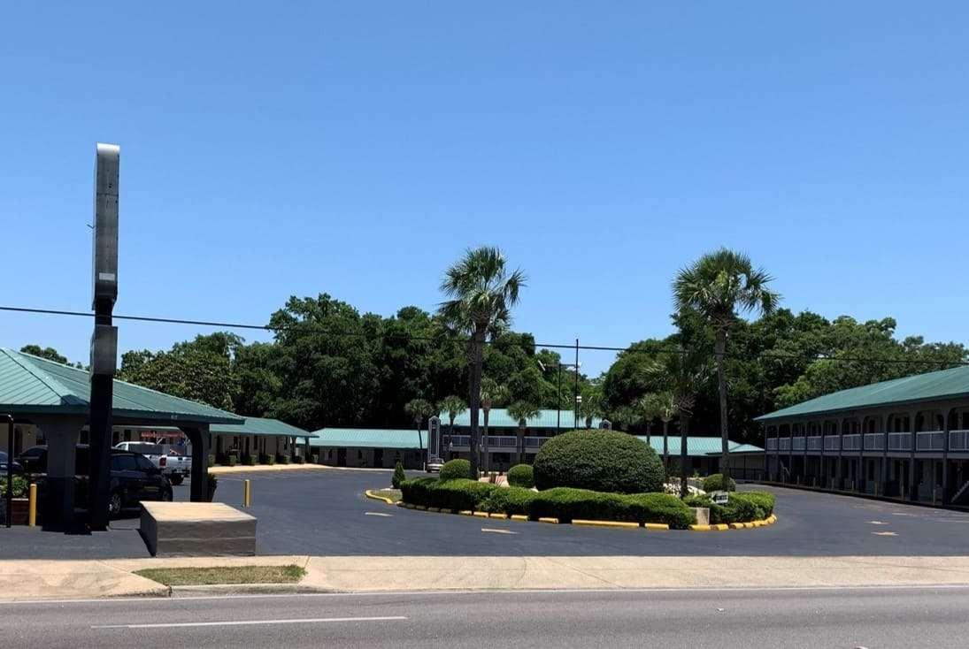 Super 8 By Wyndham Nas Area