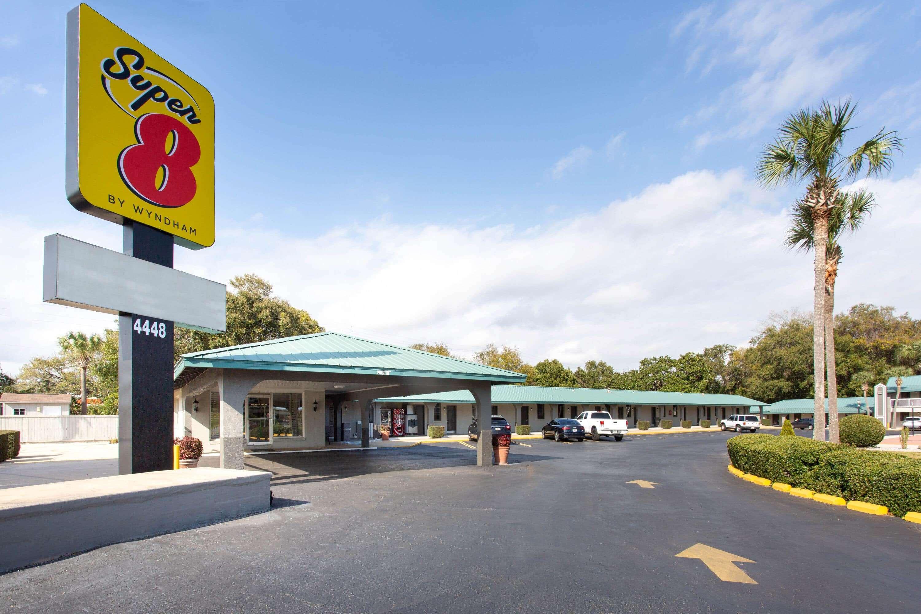 Super 8 By Wyndham Nas Area Motel Pensacola