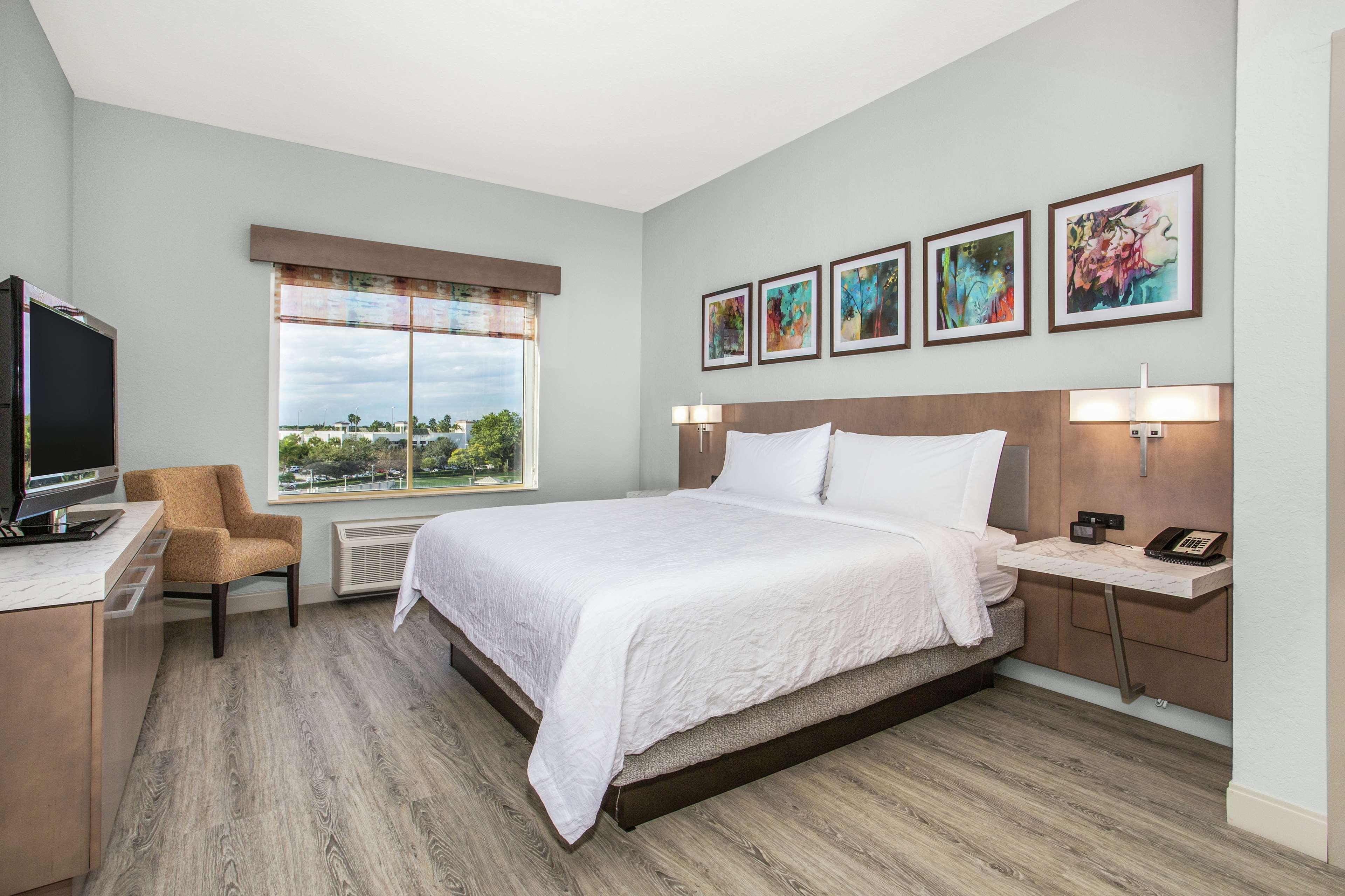 Hilton Garden Palm Gardens Hotel 3*