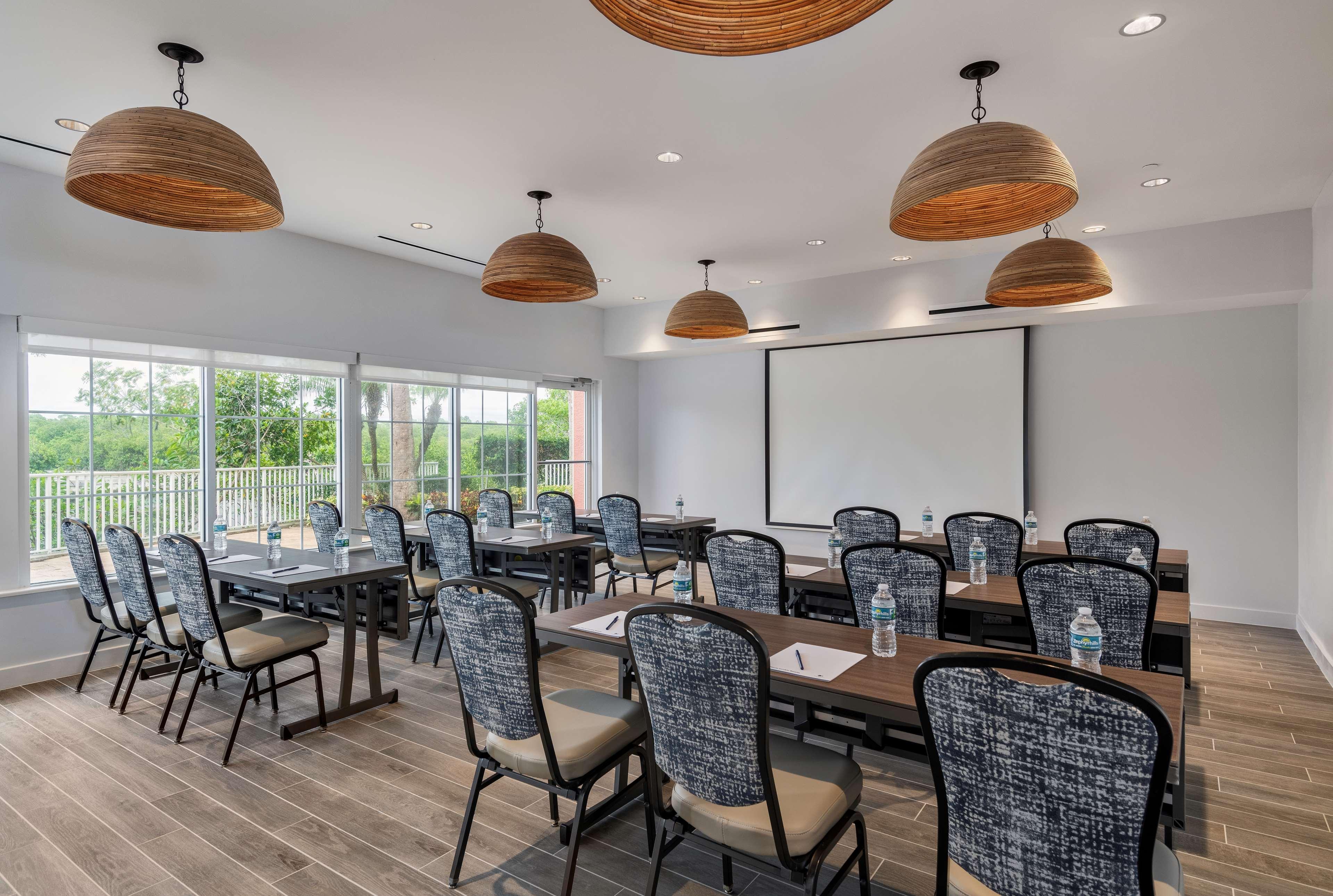Doubletree By Hilton 4* Naples