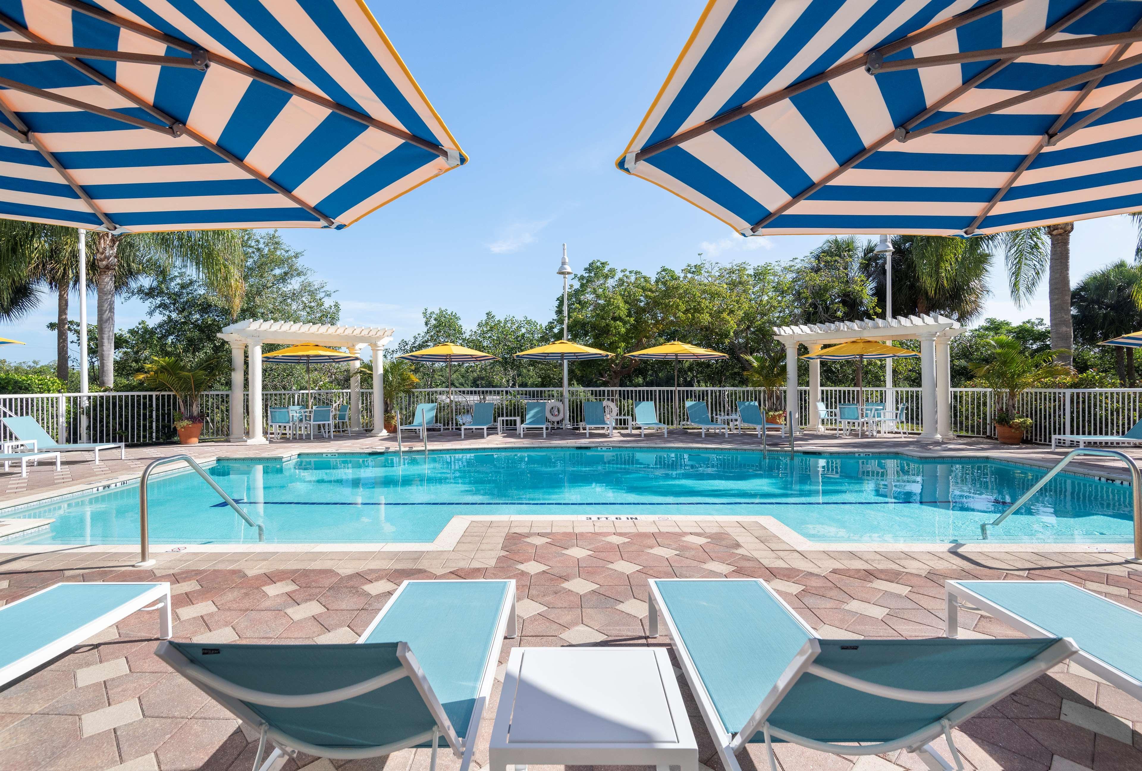 Doubletree By Hilton Hotel Naples