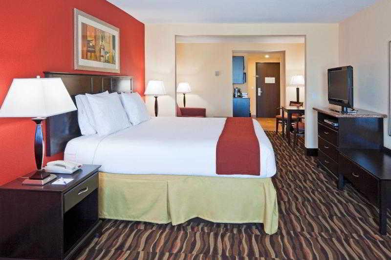 Hotel Express & Lauderdale Airport/cruise Port By Ihg