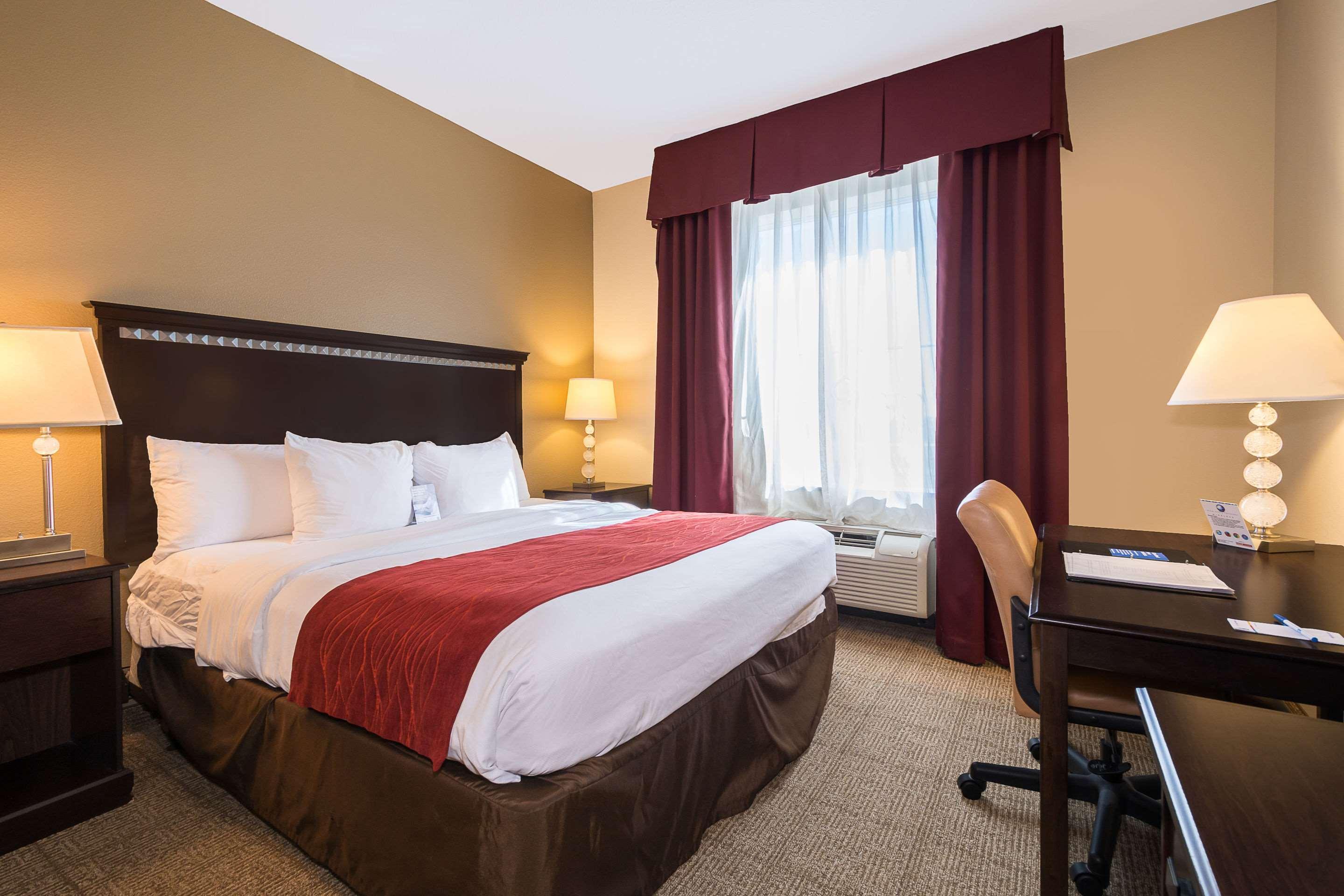 Comfort & Maingate South Hotel