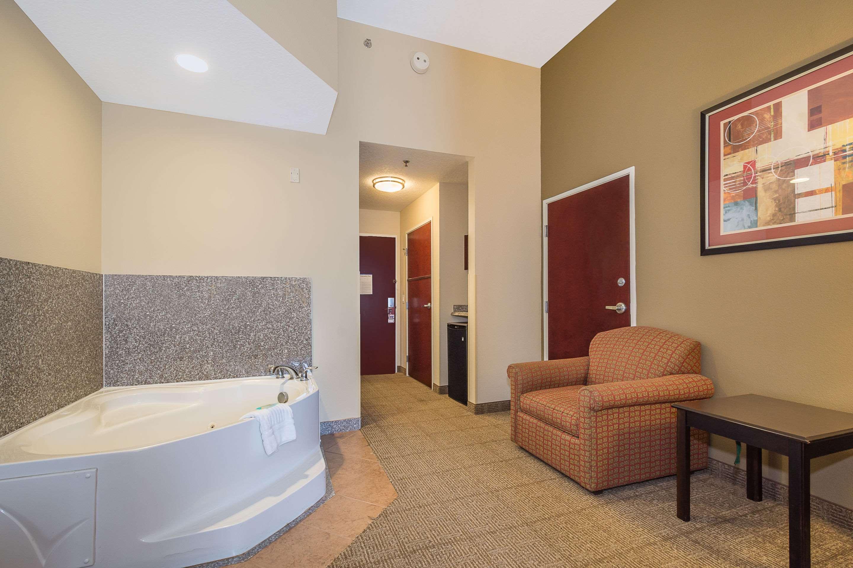 Comfort & Maingate South Hotel Davenport