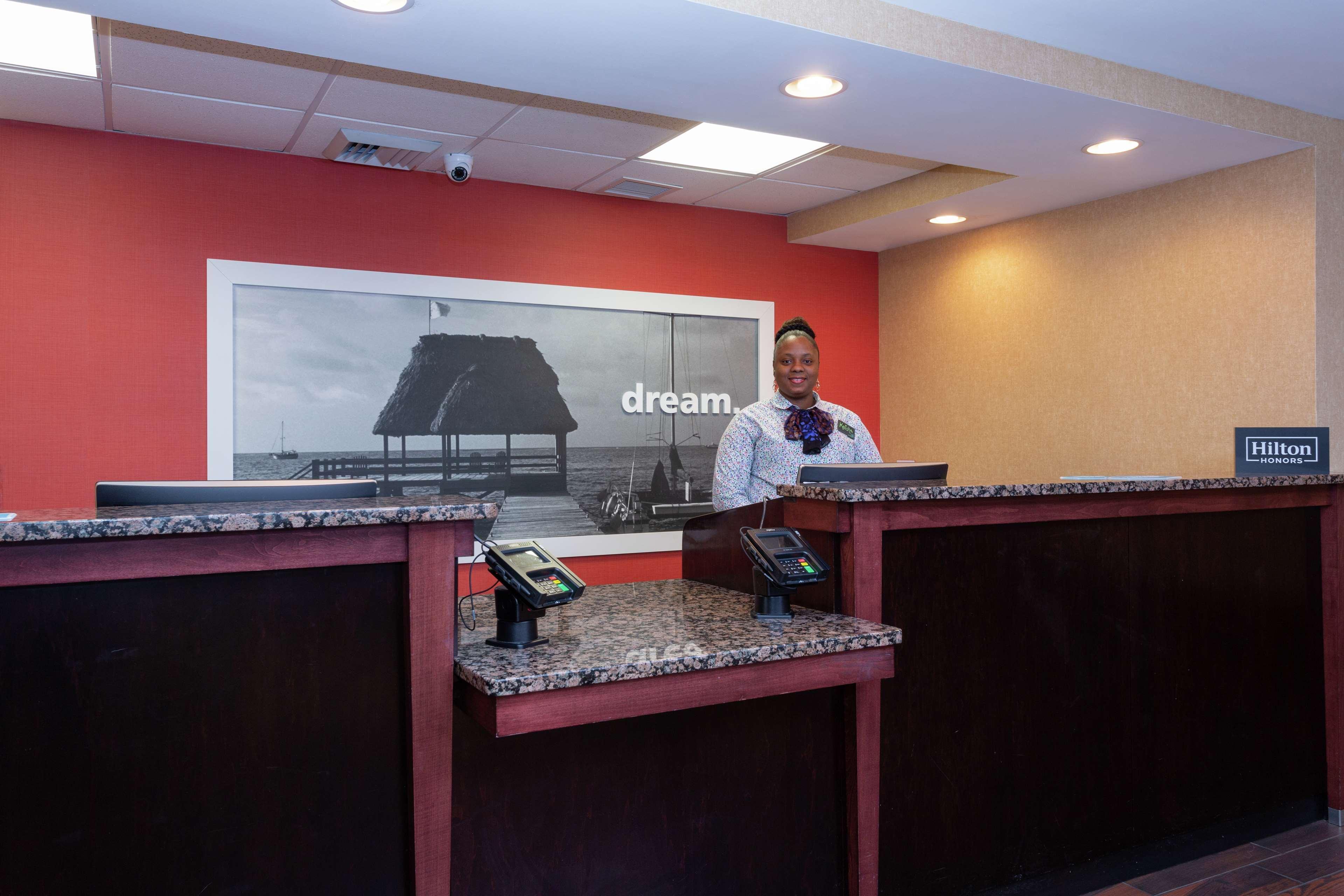 Hotel Hampton Commercial Boulevard-fort Lauderdale 3*