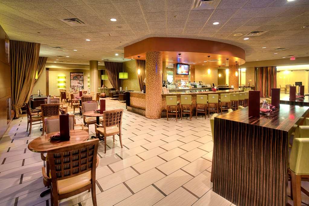Hotel The Florida & Conference Center In The Florida Mall 4*