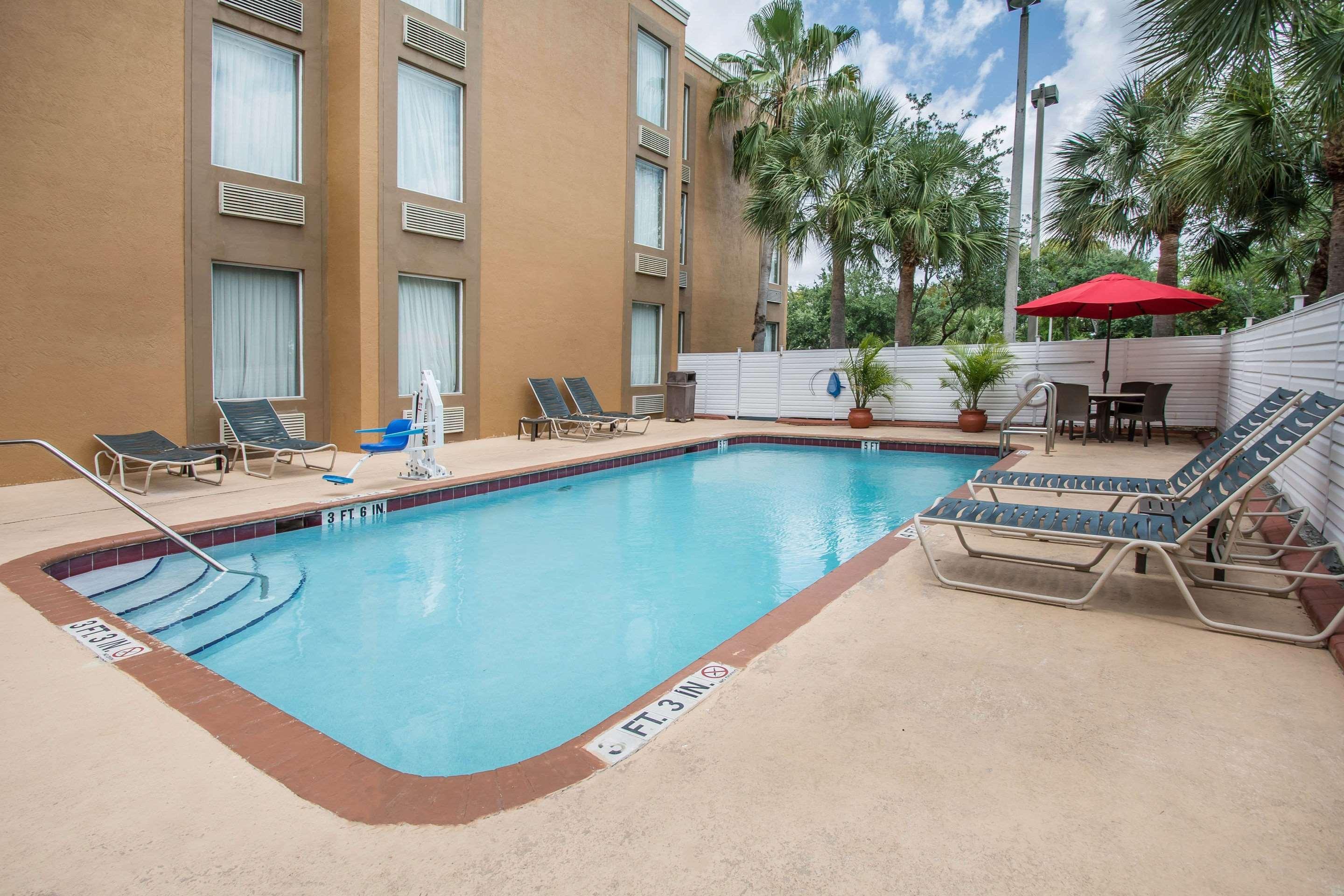 Comfort & Lauderdale West Turnpike Hotel Fort Lauderdale