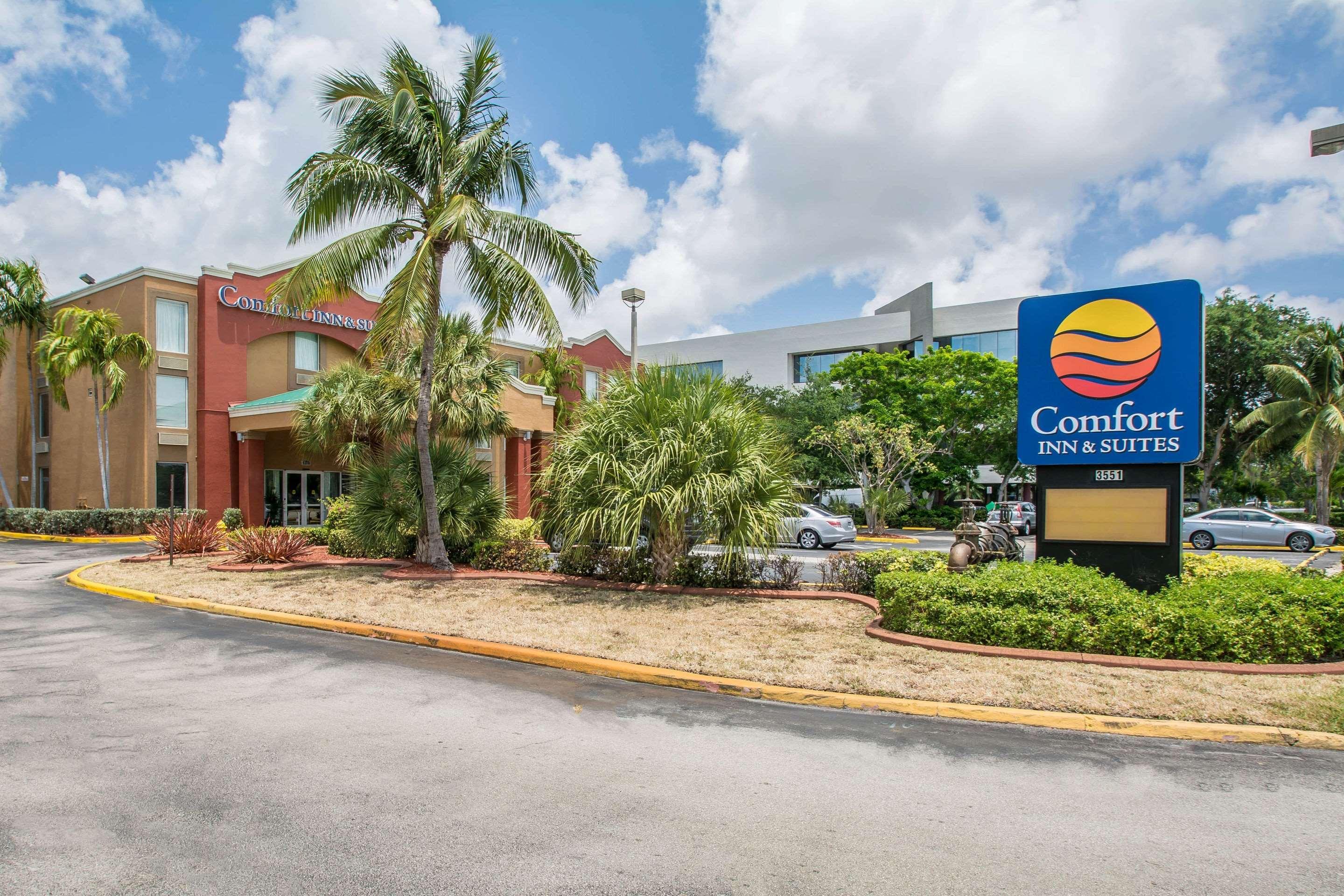 Comfort & Lauderdale West Turnpike Hotel 2*