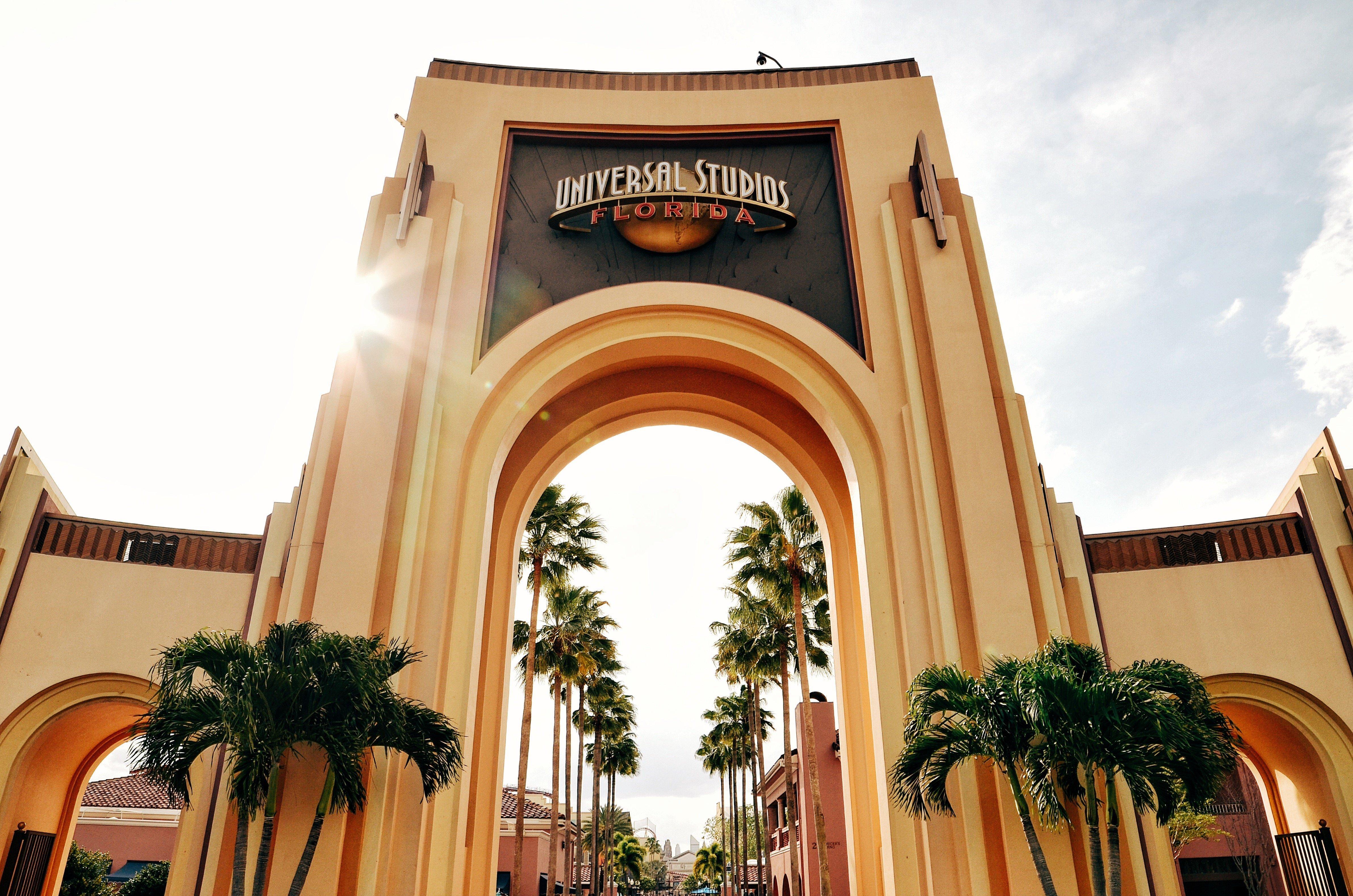 Resort & Across From Universal By Ihg 3*