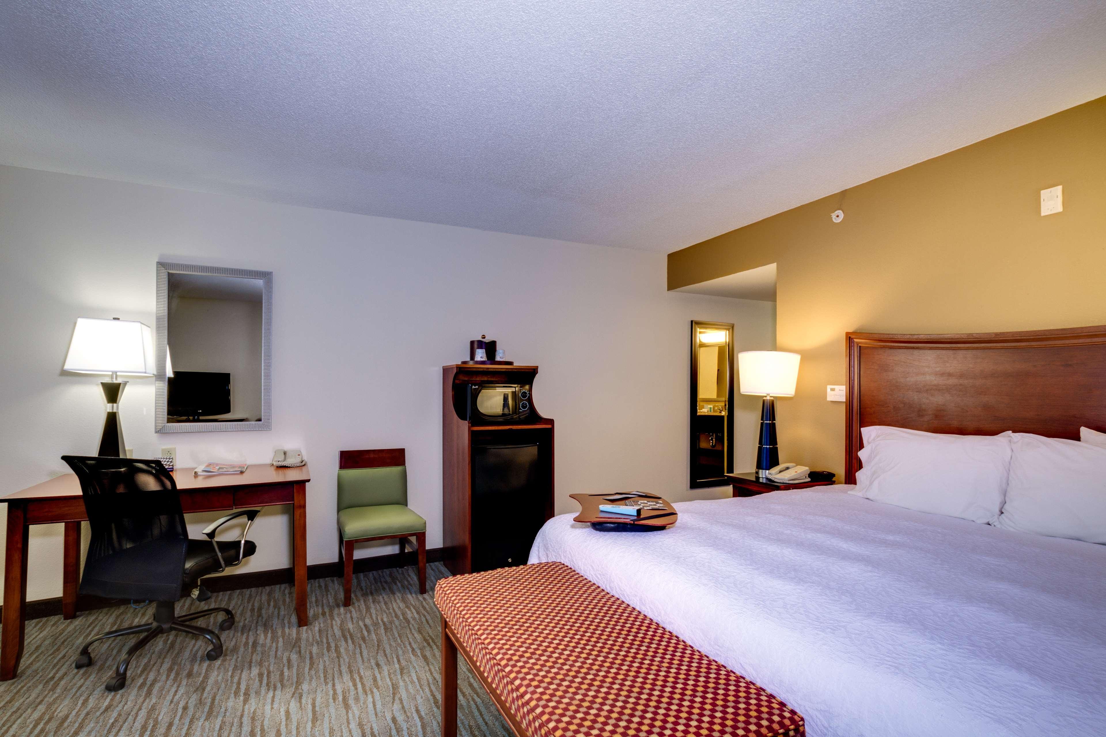 Hampton & / Myers Hotel