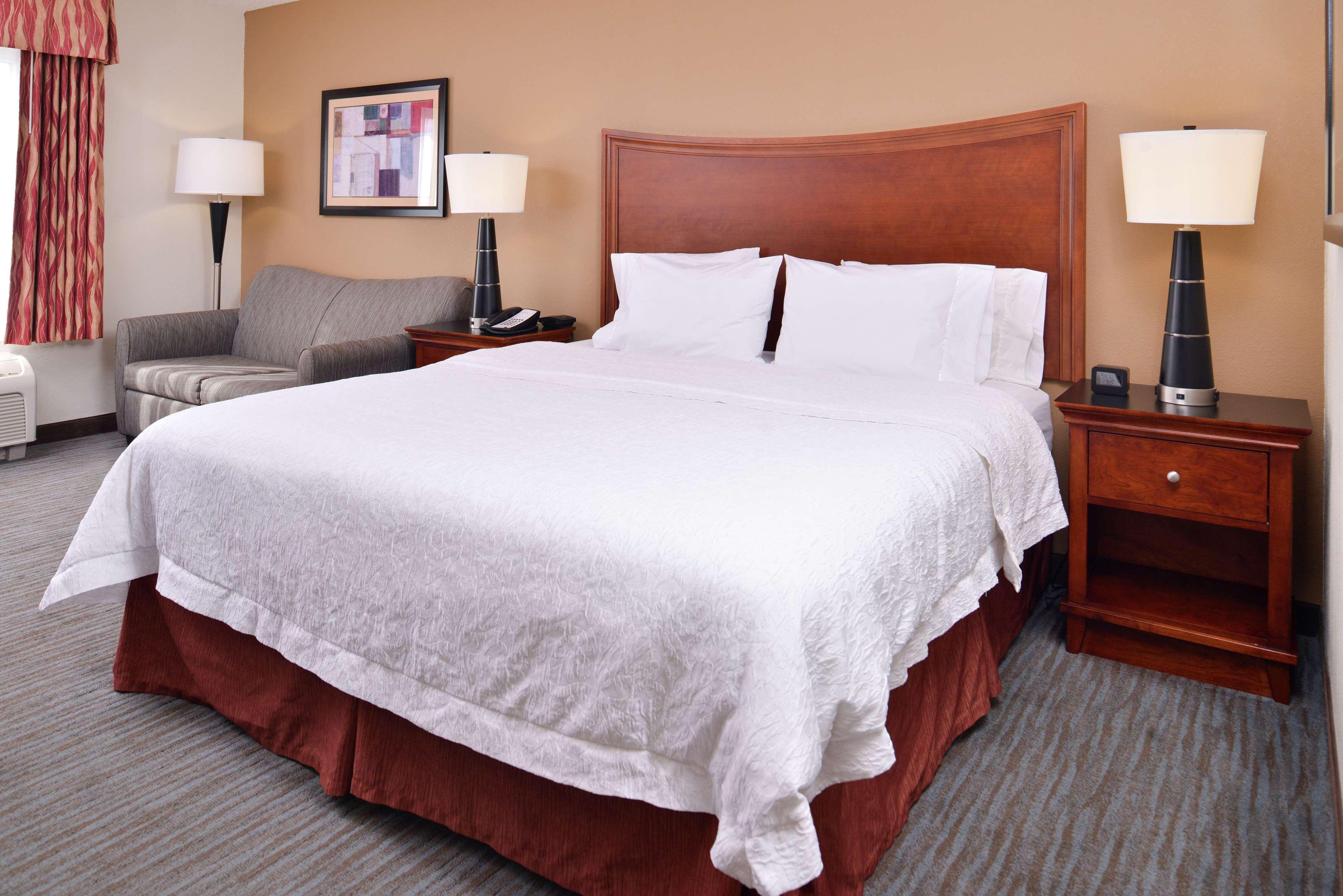 Hampton & / Myers Hotel