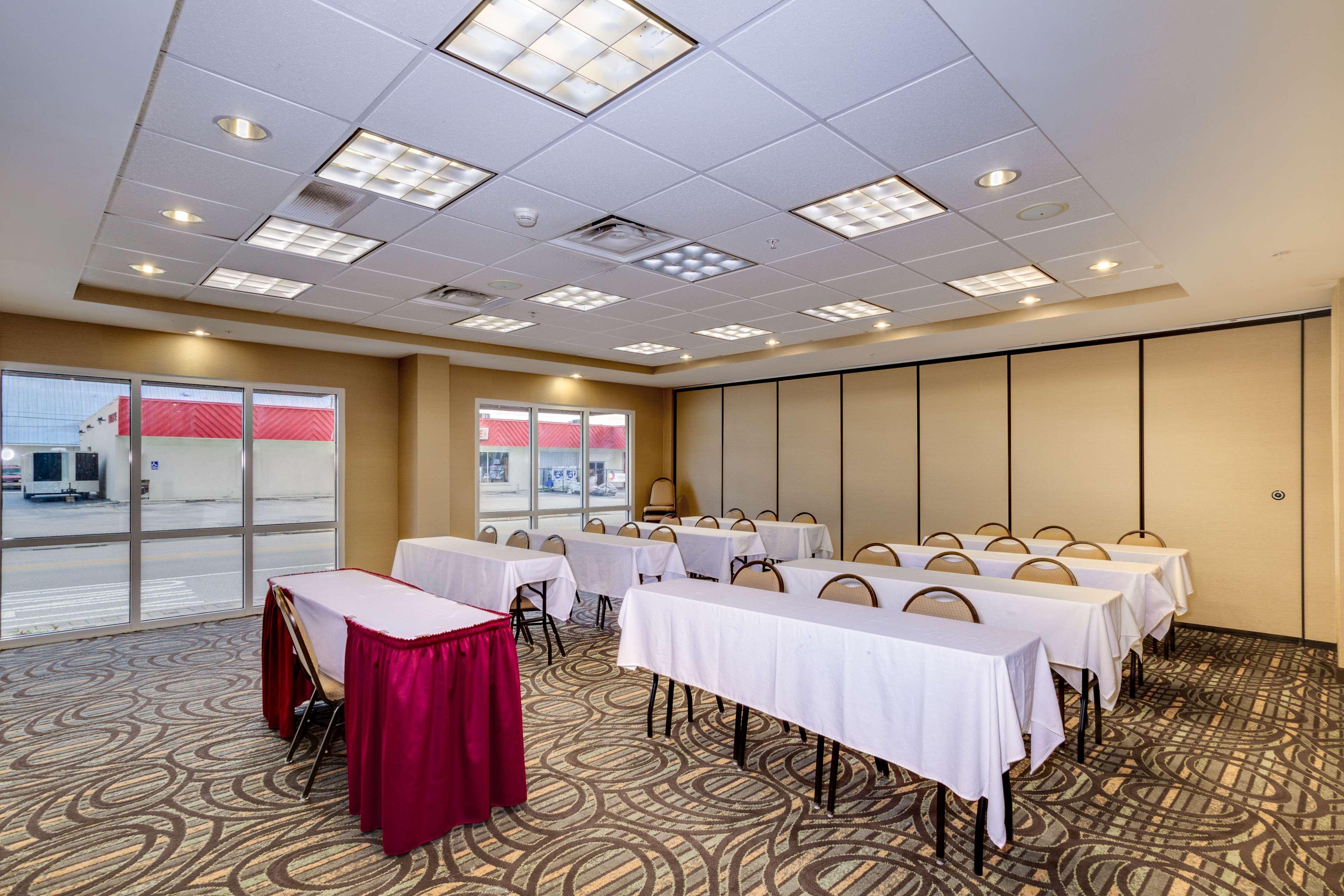Hotel Hampton & / Myers 3*