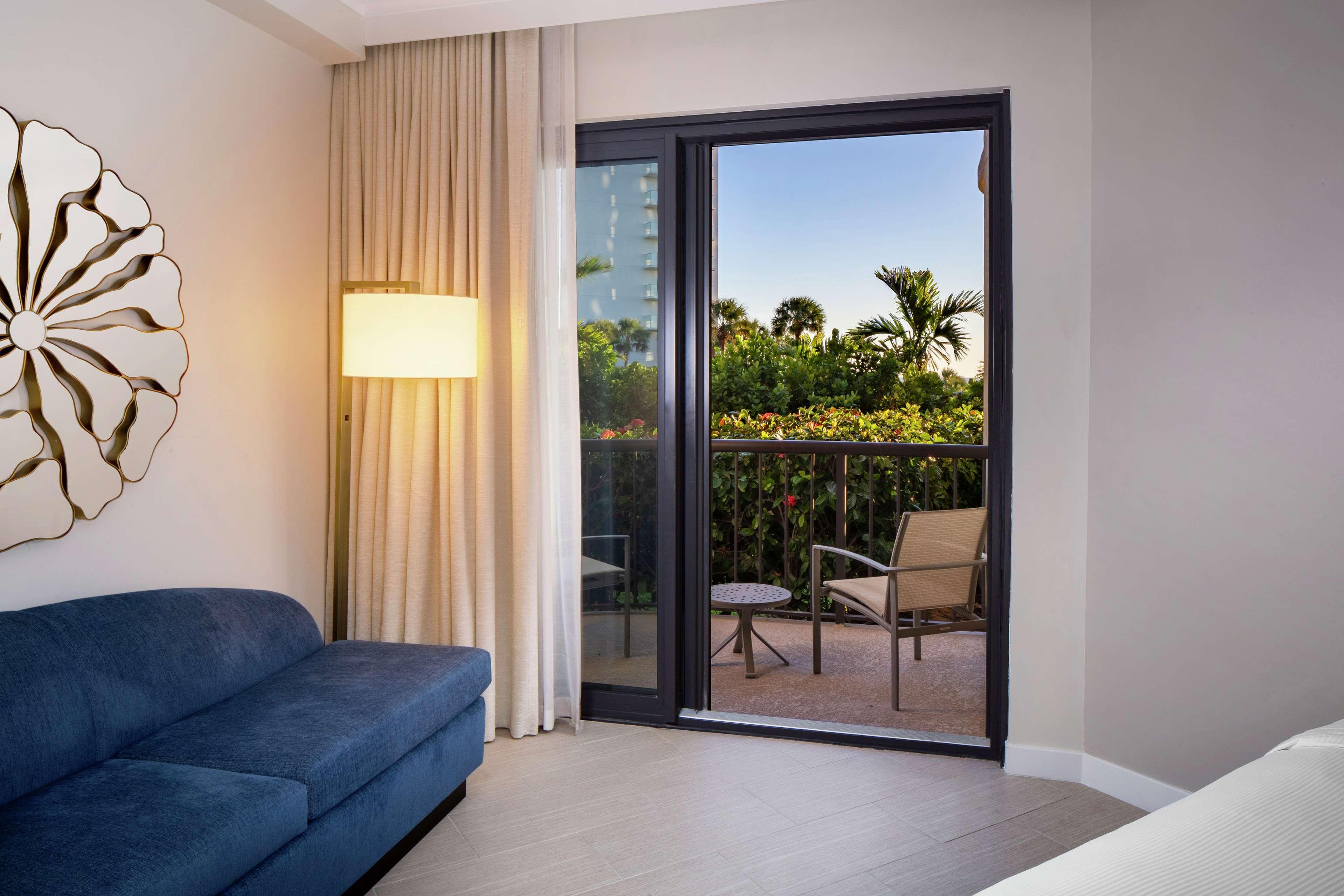Hilton And 3* Marco Island