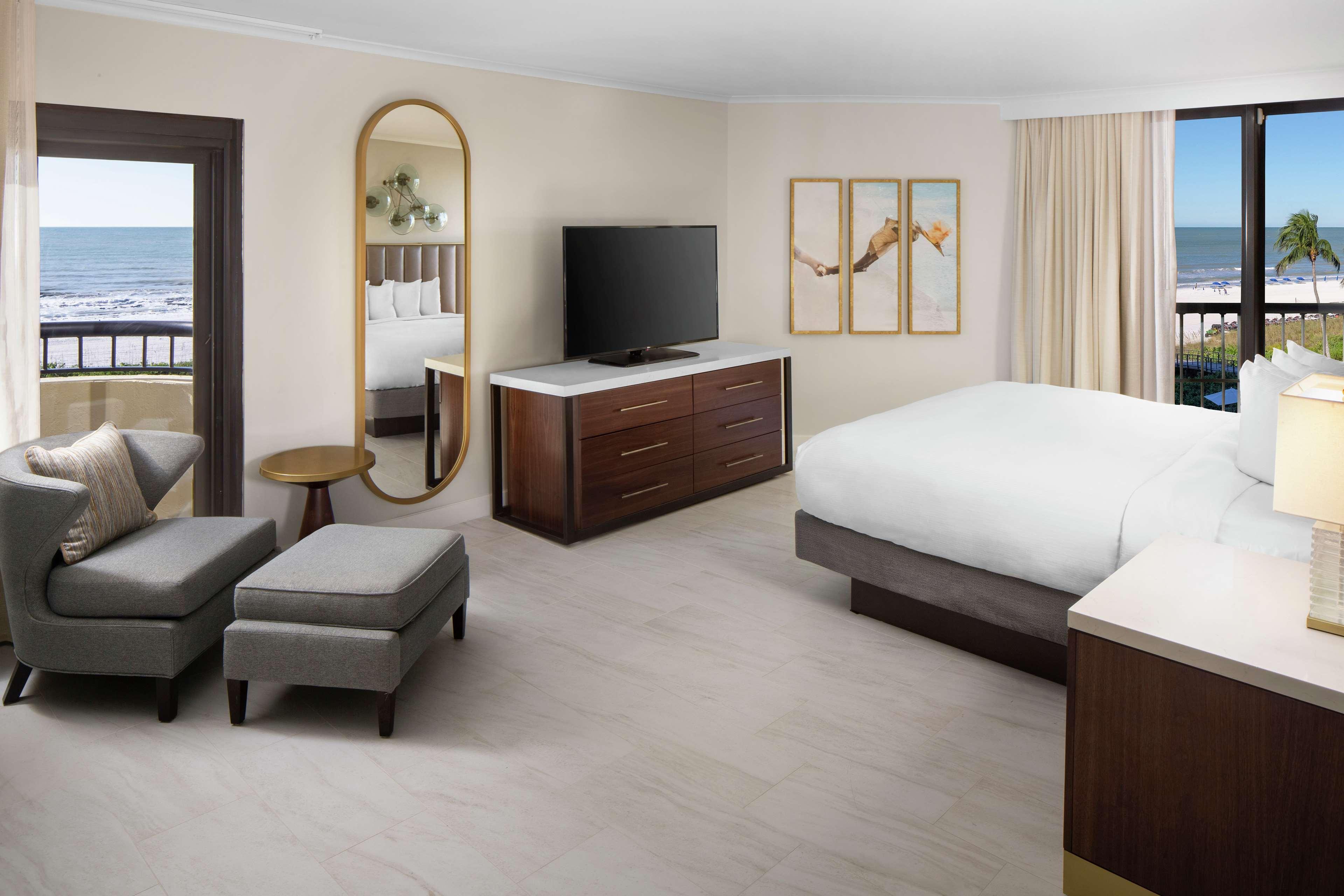 Hilton And 3* Marco Island