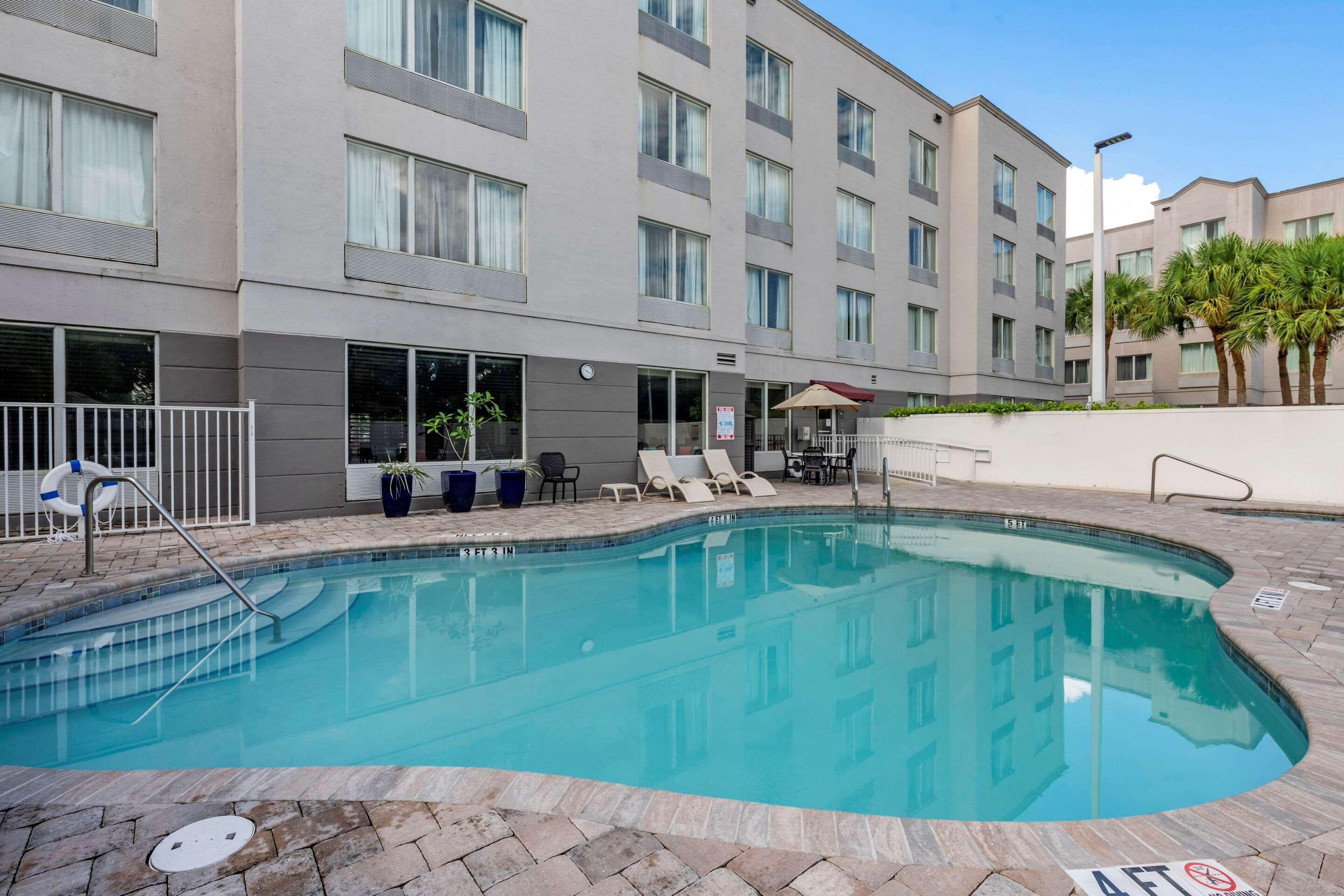 Comfort Sawgrass Hotel Tamarac