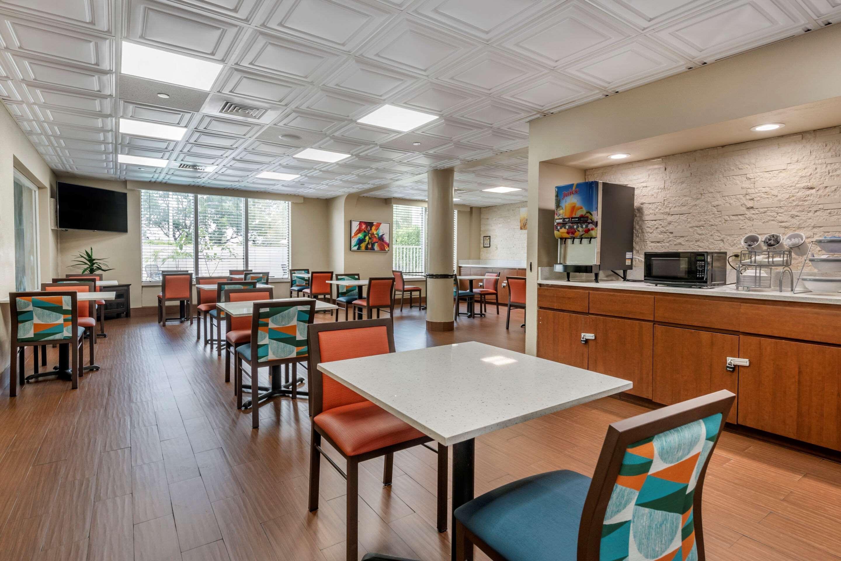 Comfort Sawgrass Hotel