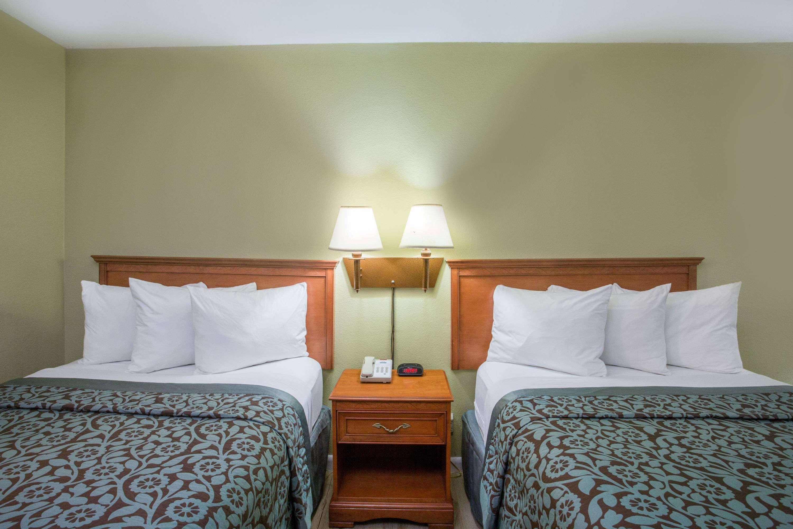 Days By Wyndham Ormond Hotel
