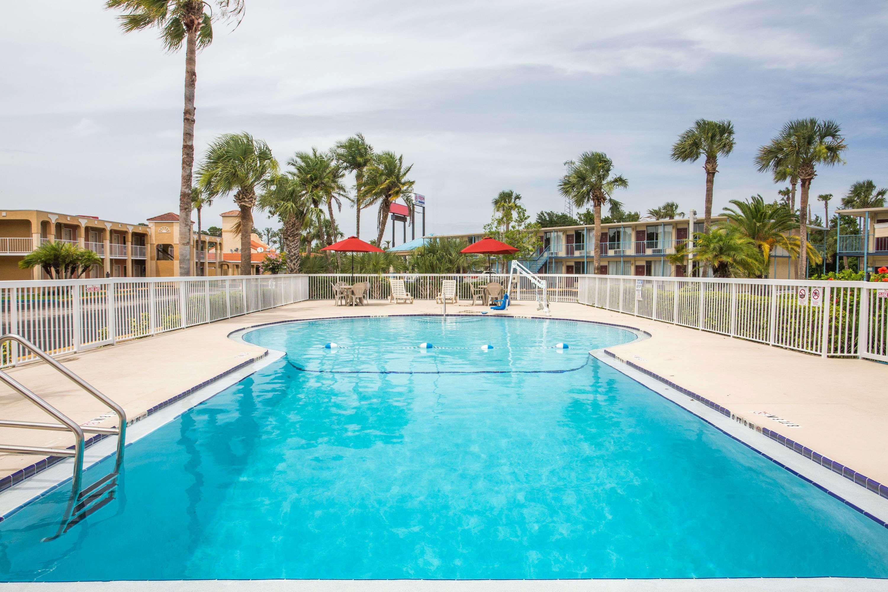 Days By Wyndham Ormond Hotel 2*
