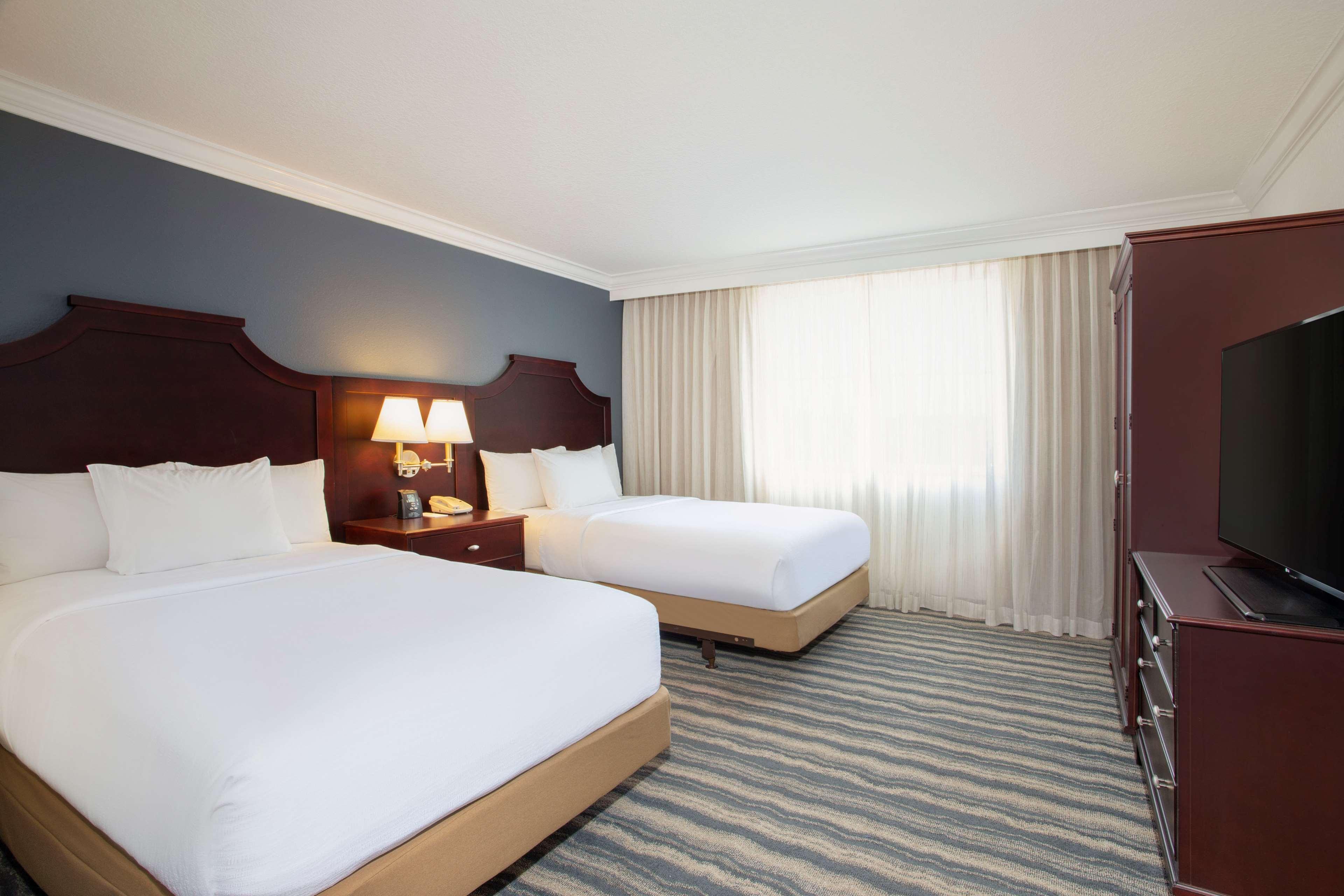 Embassy By Hilton Brandon Tampa