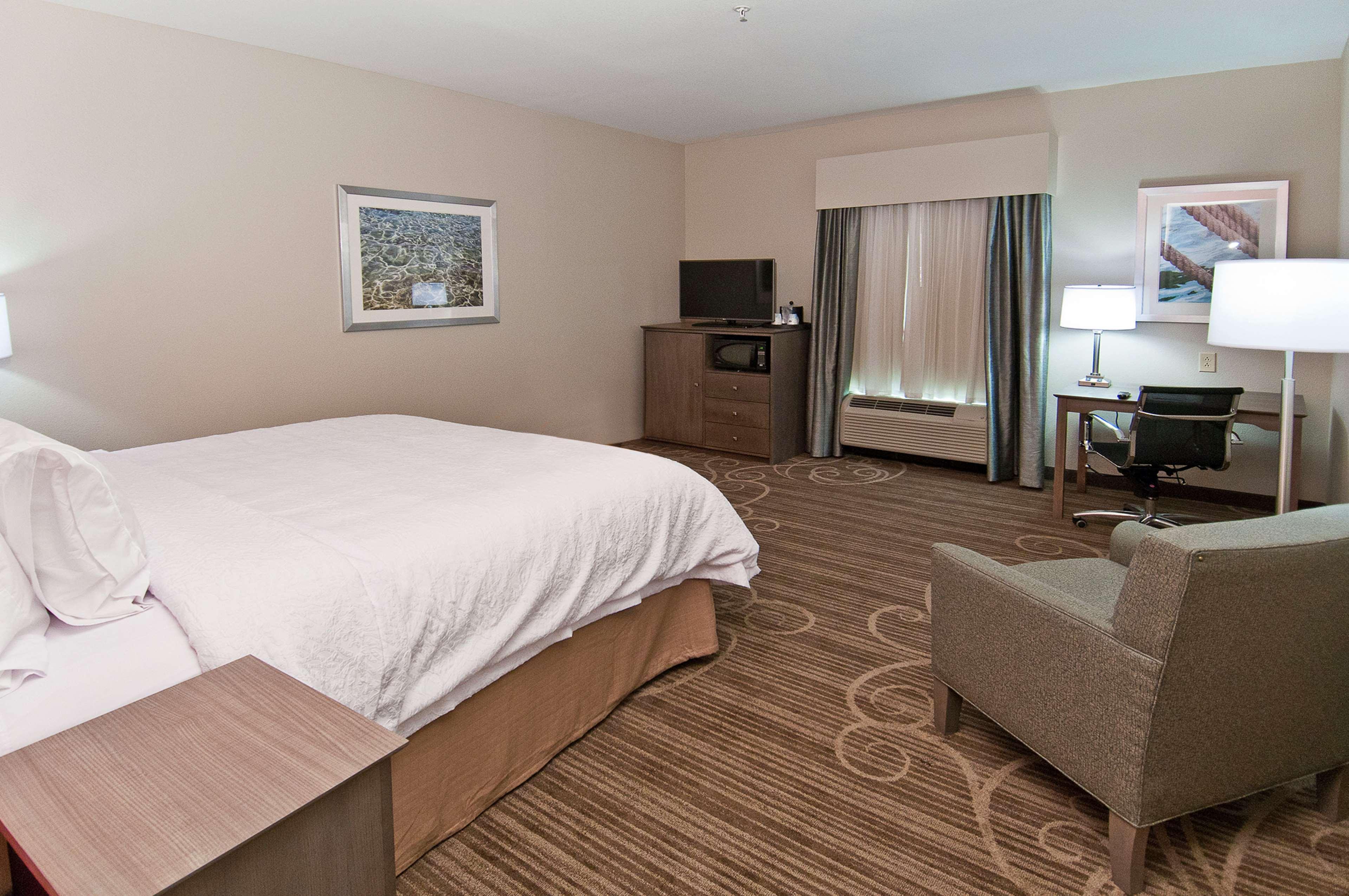 Hampton & Pensacola/i-10 Pine Forest Road Hotel 3*