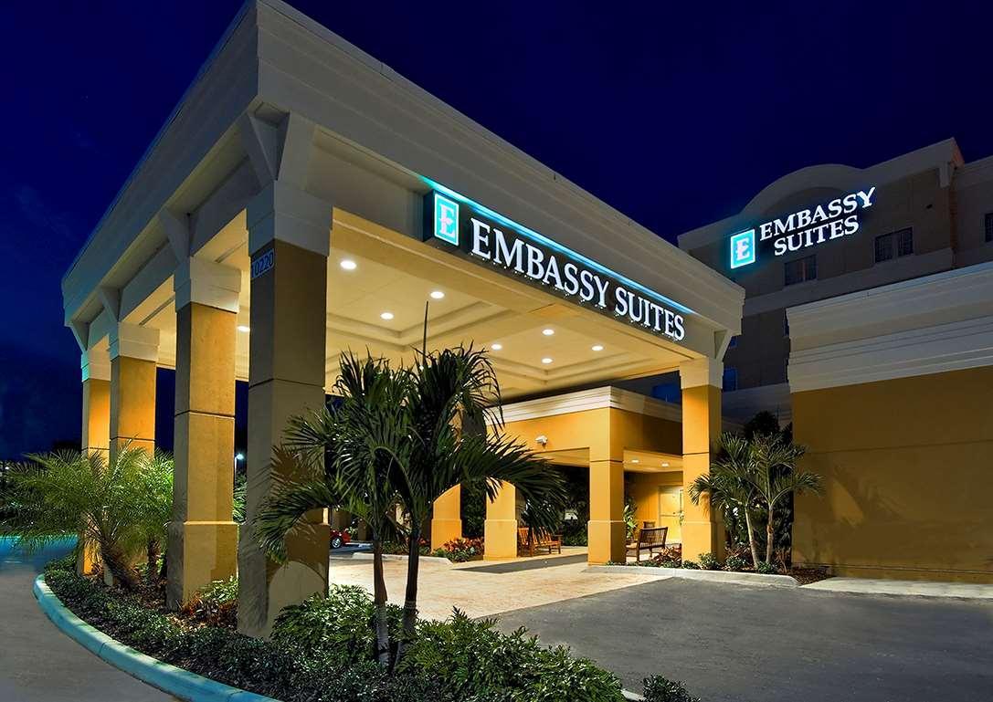 Hotel Embassy By Hilton Brandon