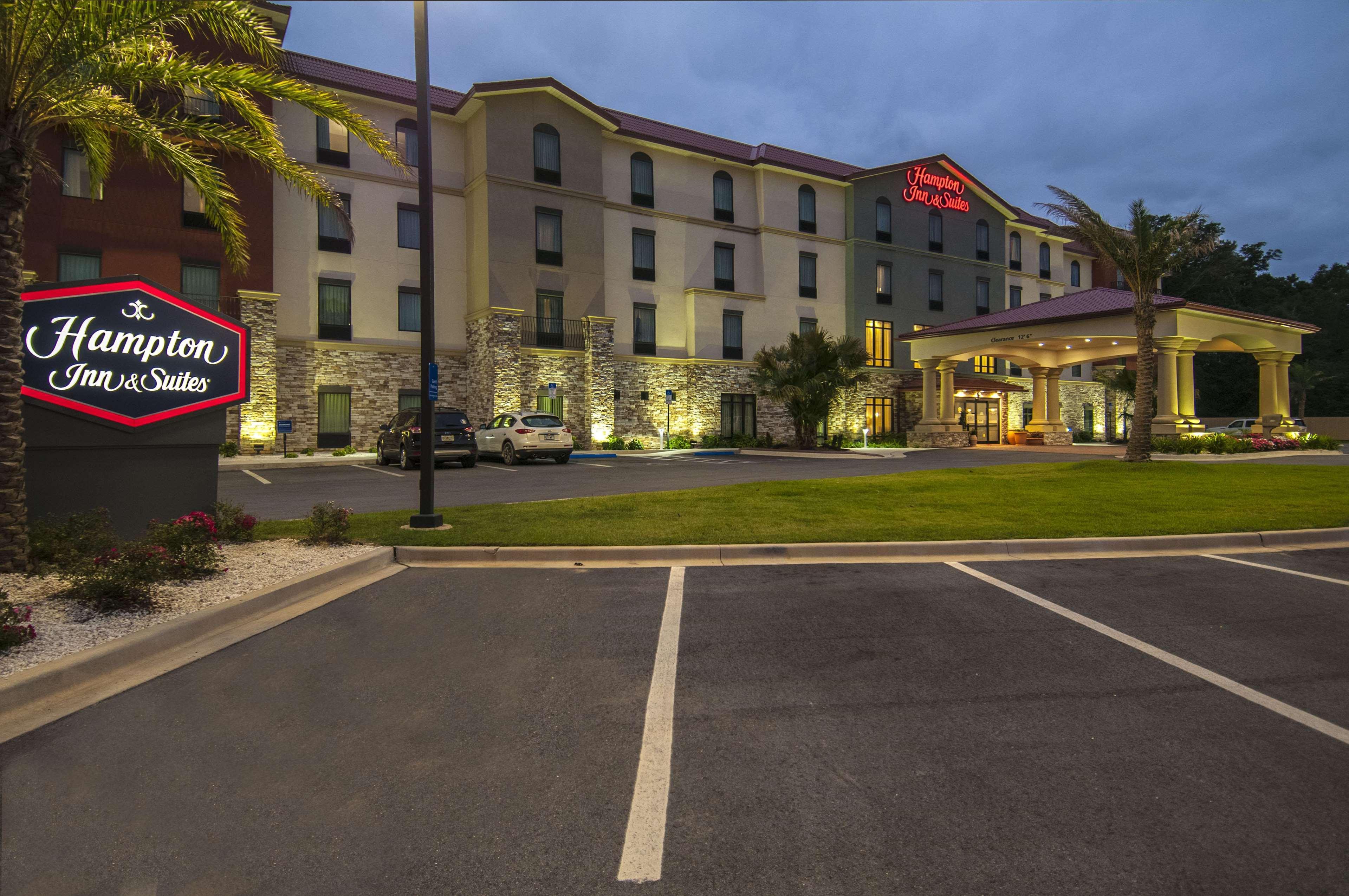 Hampton & Pensacola/i-10 Pine Forest Road Hotel 3*