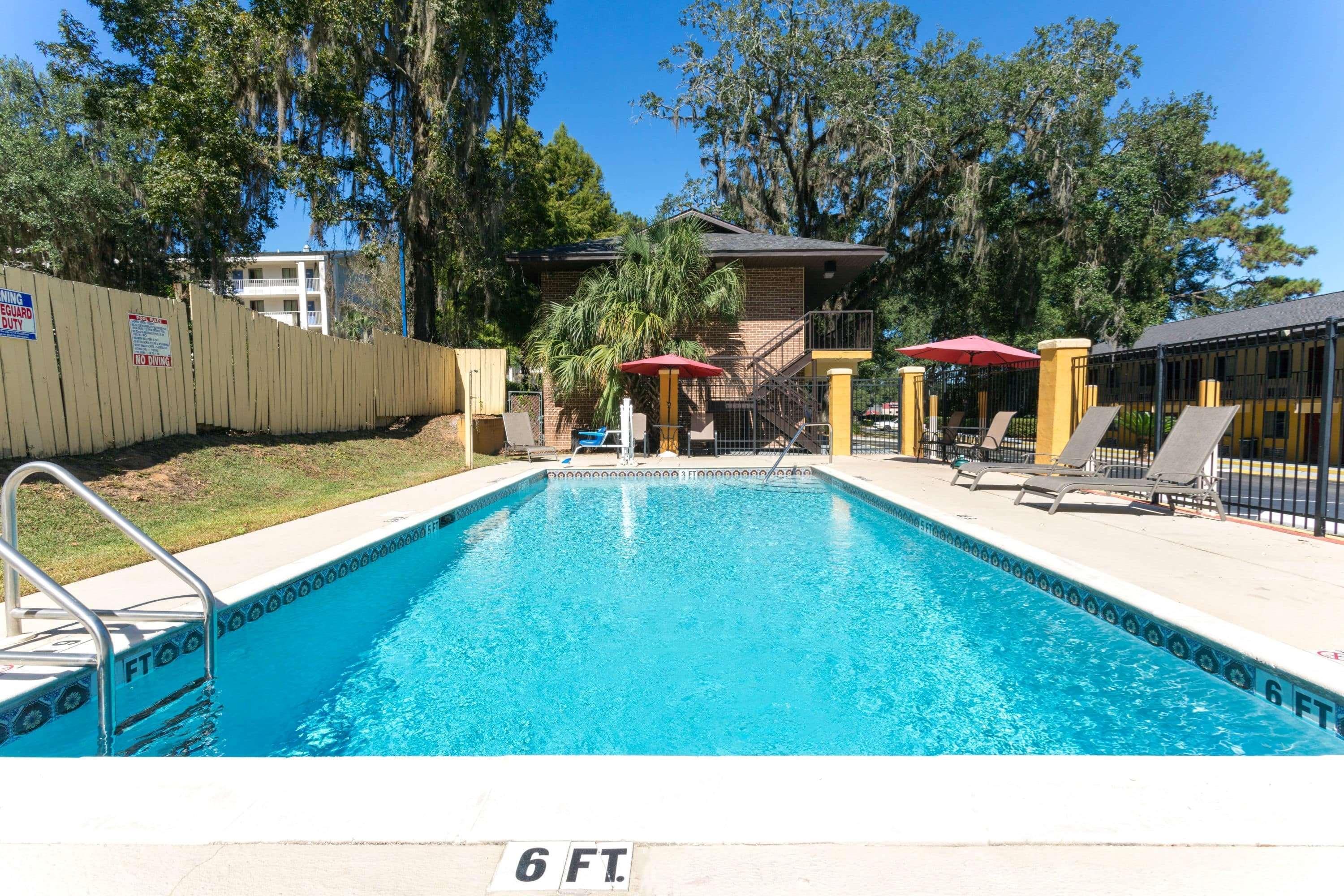Hotel Howard Johnson By Wyndham Tallahassee