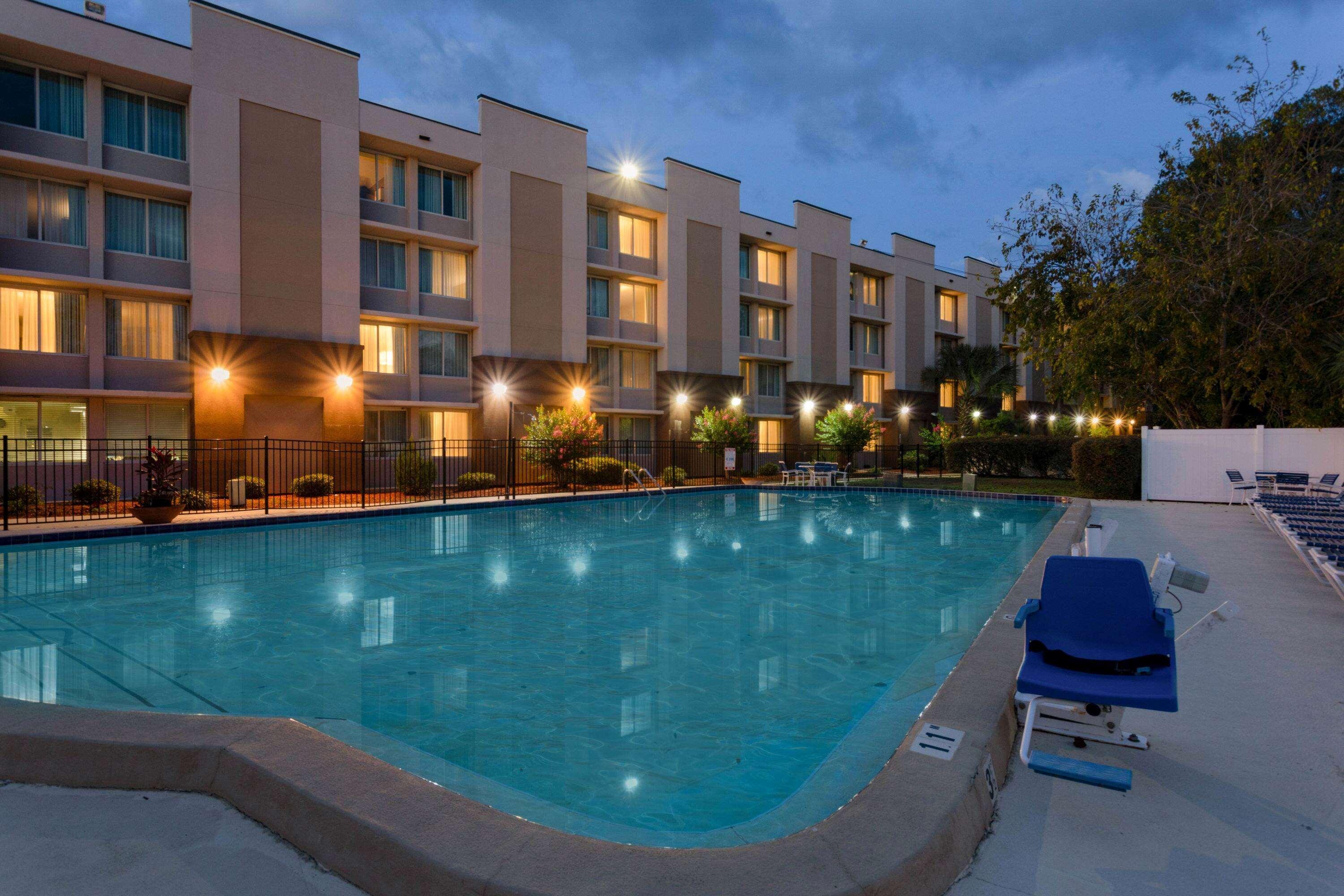 Hotel Wyndham Garden Capitol Near Fsu 3*